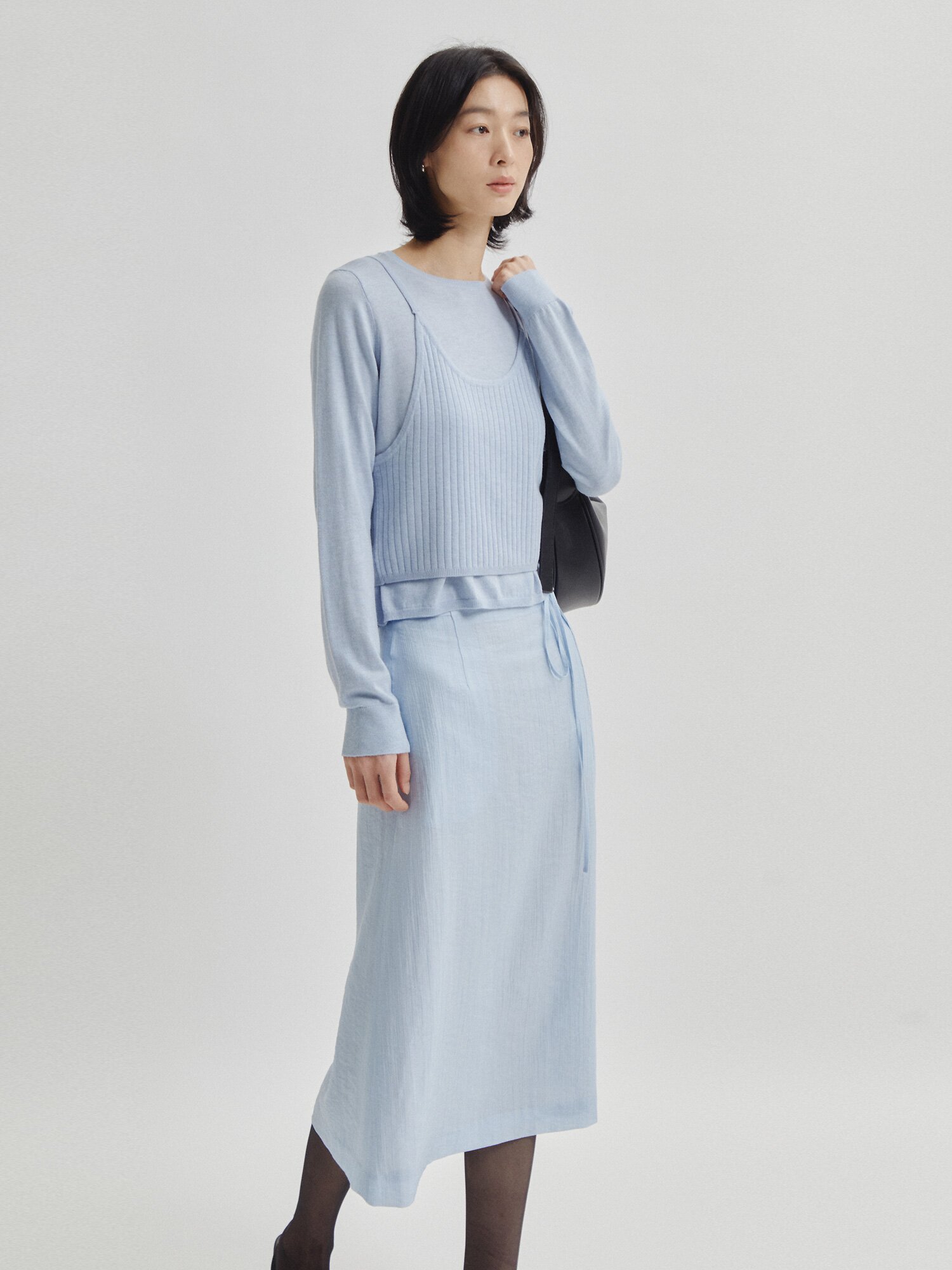 라운드넥 니트 +뷔스티에 세트 (LIGHT BLUE)