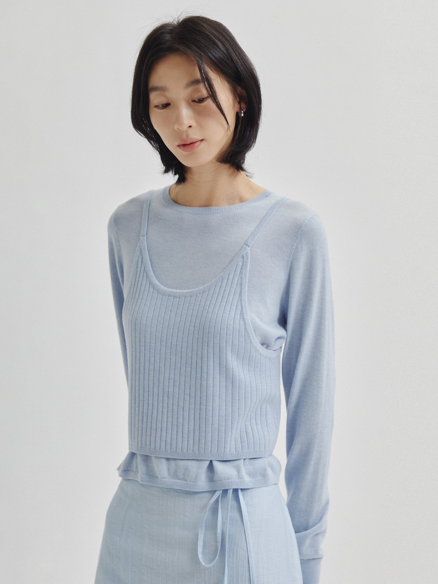 라운드넥 니트 +뷔스티에 세트 (LIGHT BLUE)
