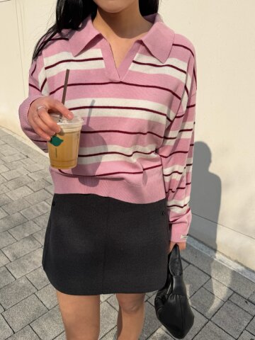 스트라이프 슬릿 칼라 풀오버 니트 