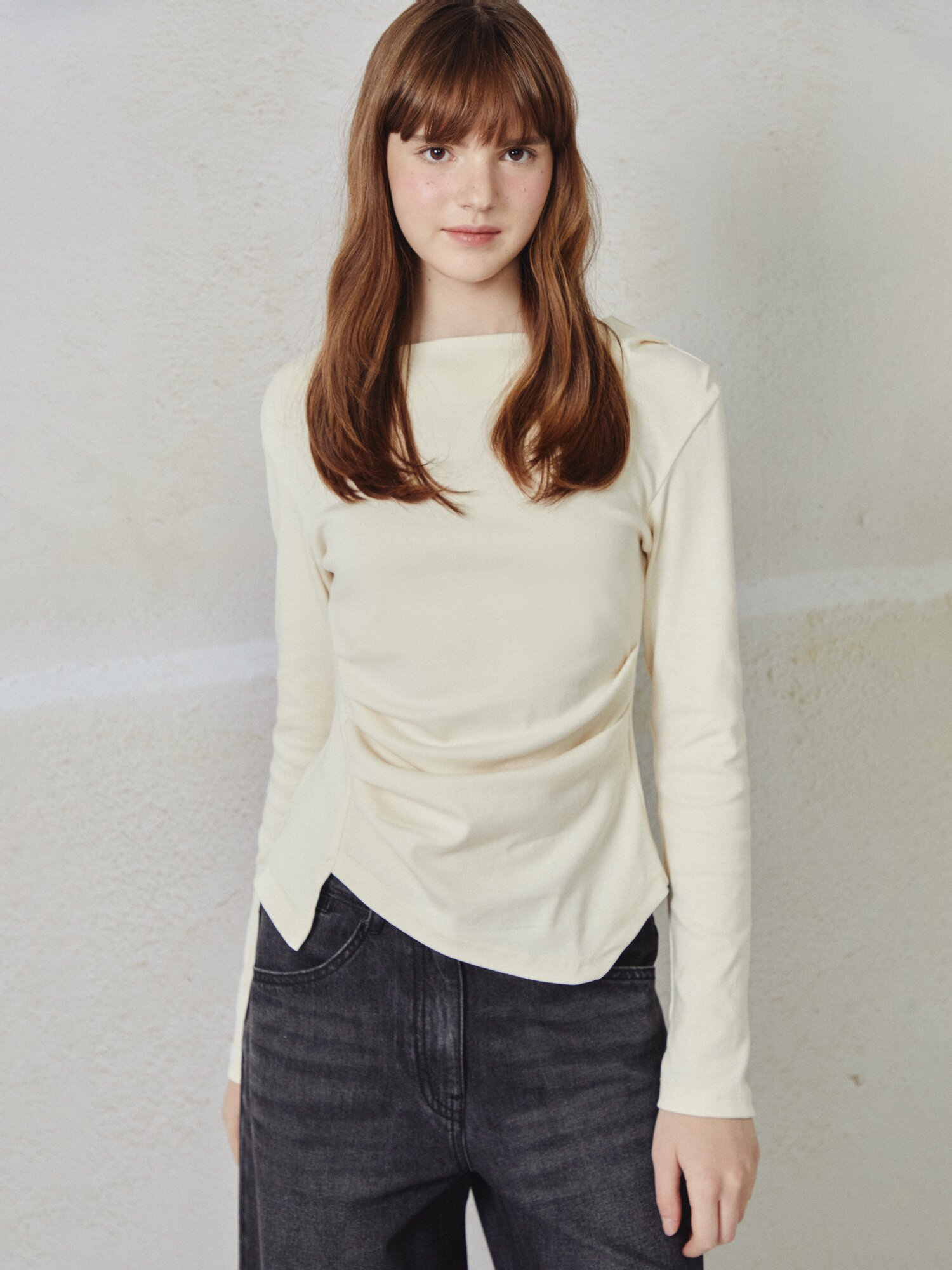 셔링 랩 보트넥 티셔츠 (CREAM)