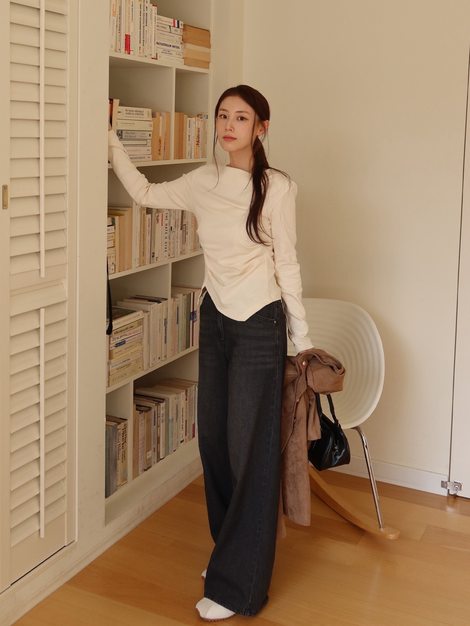 셔링 랩 보트넥 티셔츠 (CREAM)