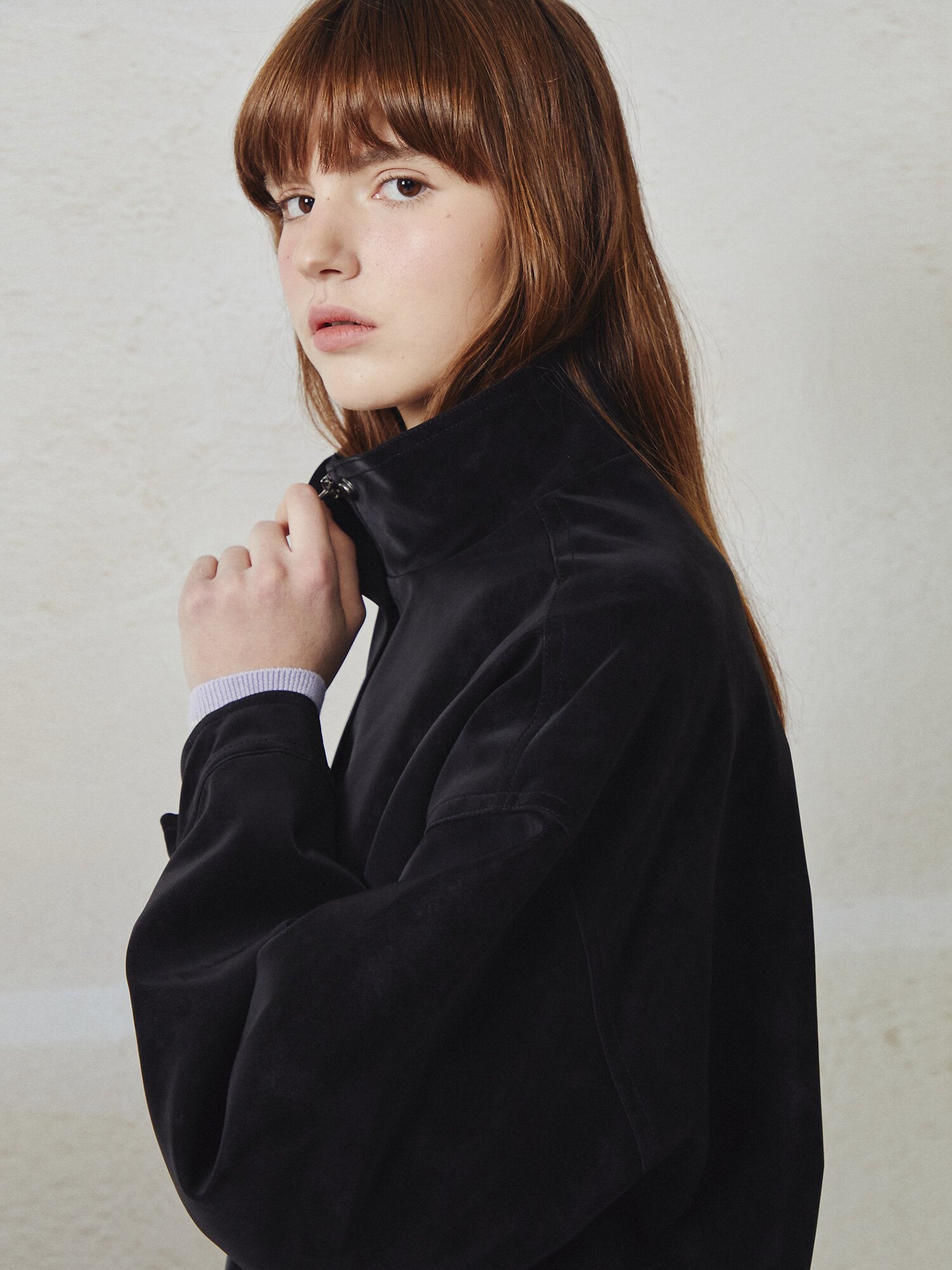 글로시 워싱 하이넥 점퍼 (BLACK)