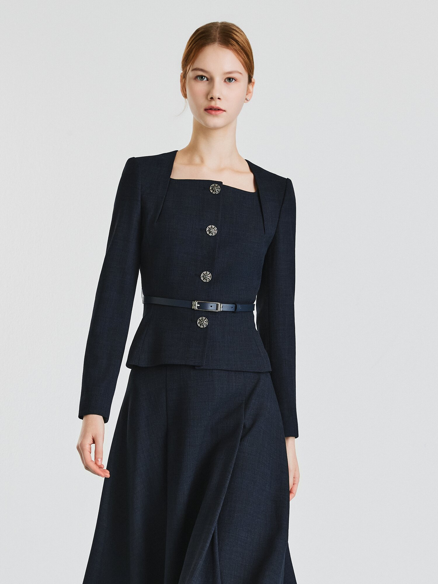 벨티드 쥬얼 버튼 스퀘어넥 재킷 (NAVY)