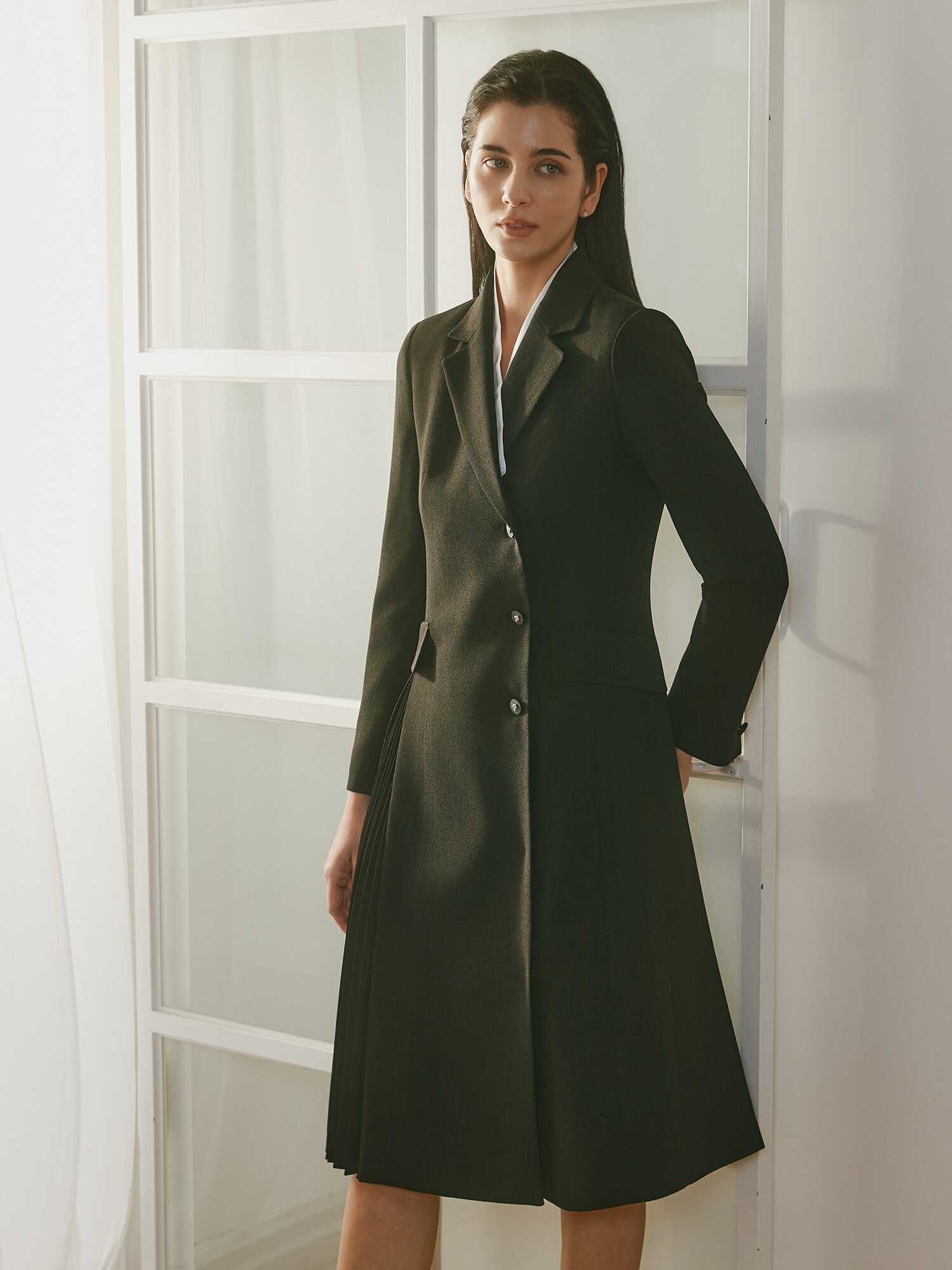 사이드 플리츠 테일러드 원피스 (BLACK)