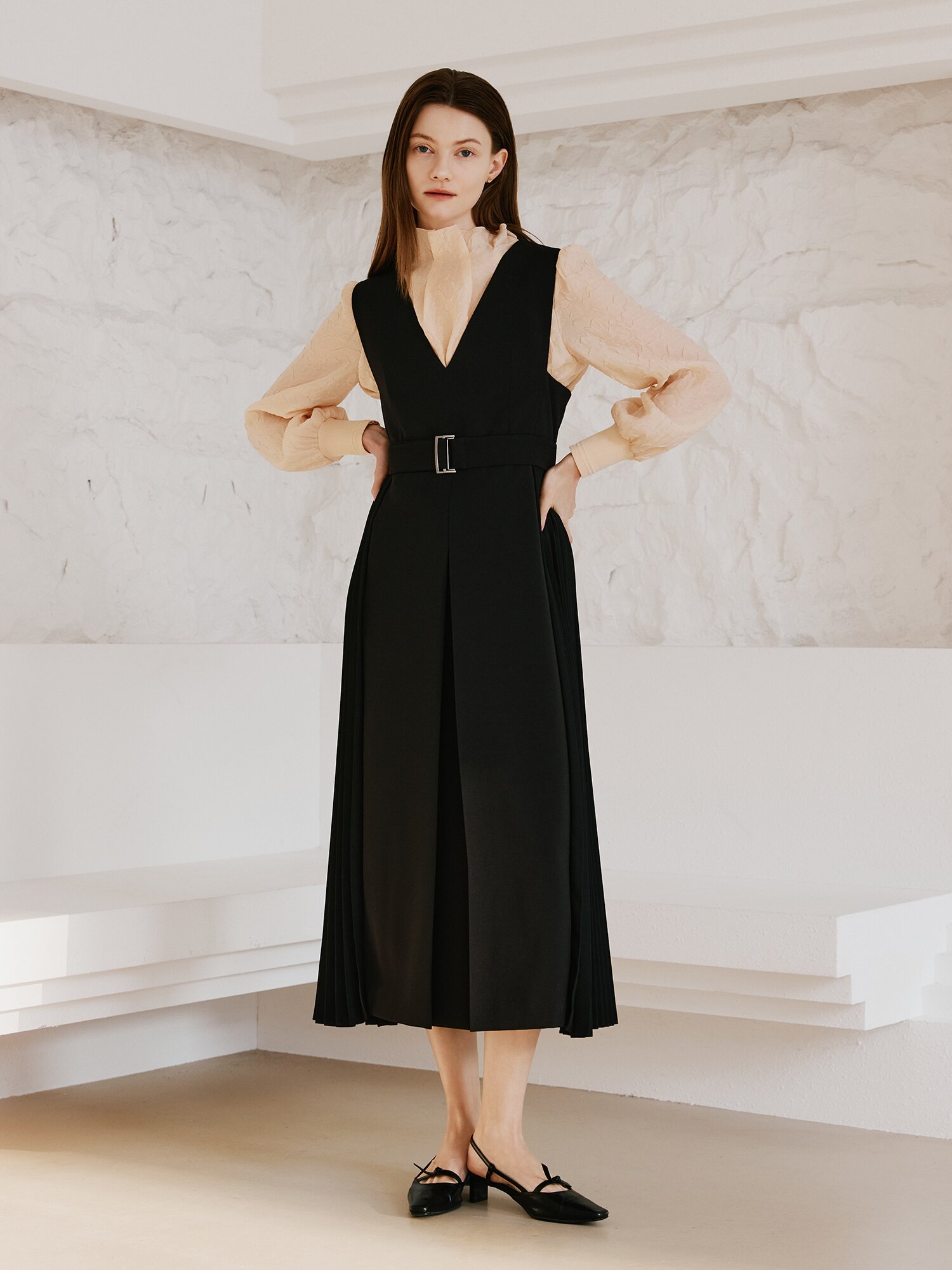 플리츠 브이넥 레이어드 원피스 (BLACK)