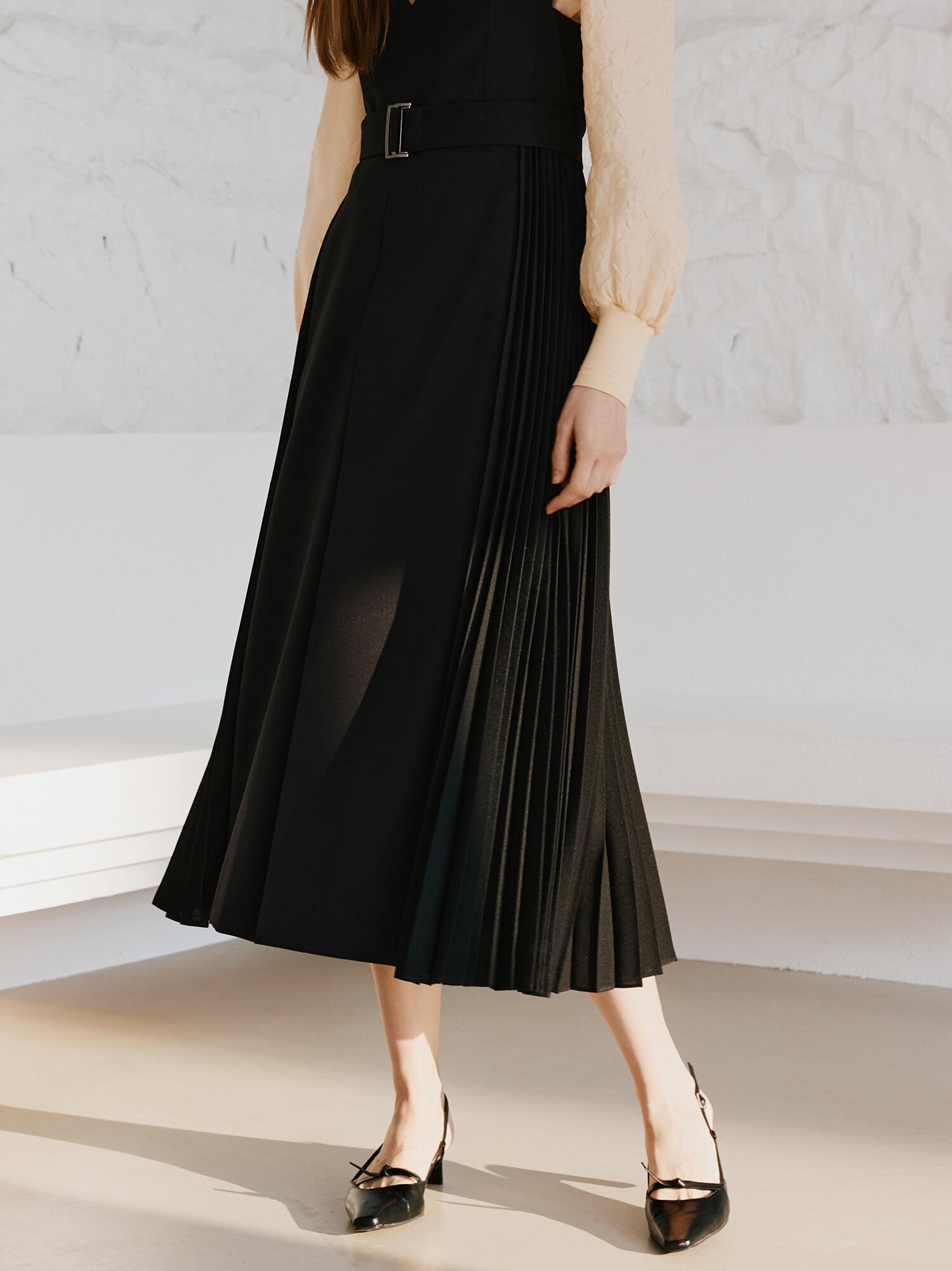 플리츠 브이넥 레이어드 원피스 (BLACK)