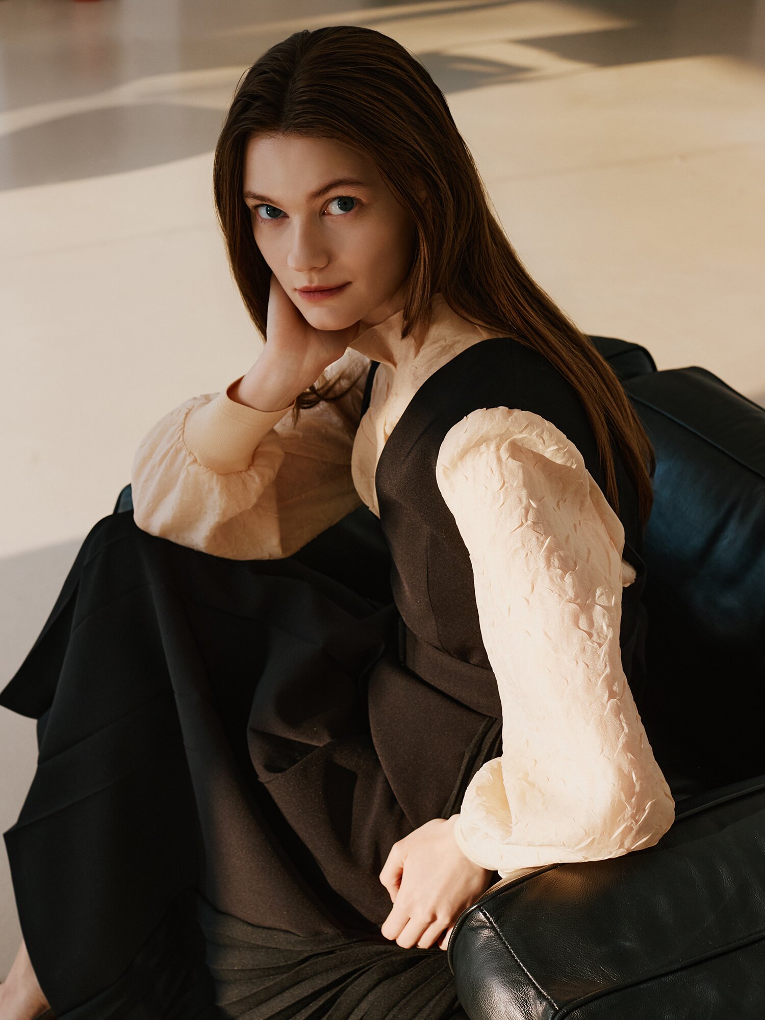 플리츠 브이넥 레이어드 원피스 (BLACK)