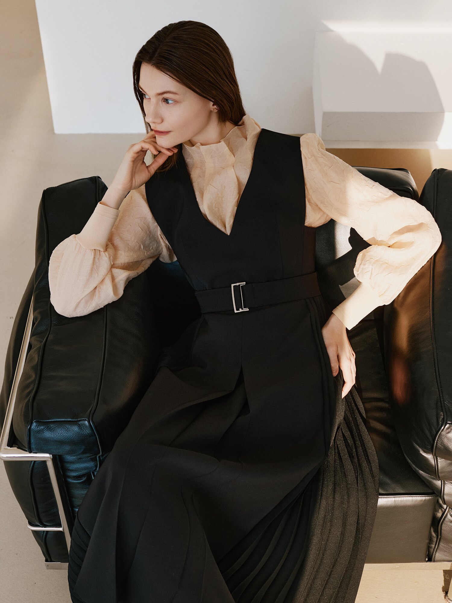 플리츠 브이넥 레이어드 원피스 (BLACK)