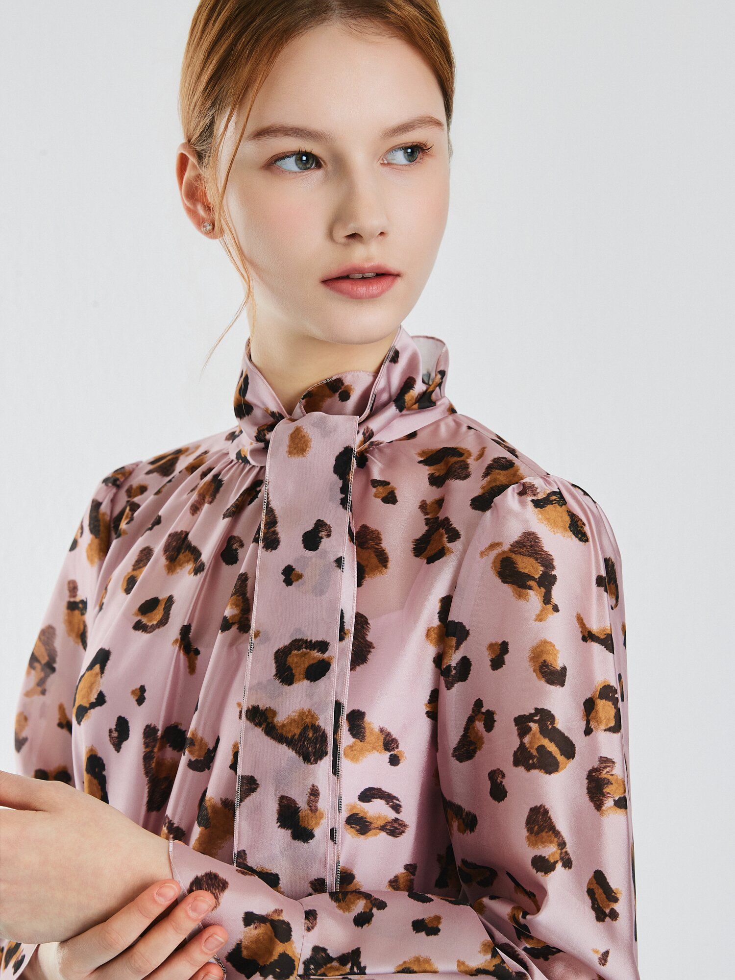 레오파드 백 리본 플레어 원피스 (PRINT PINK)