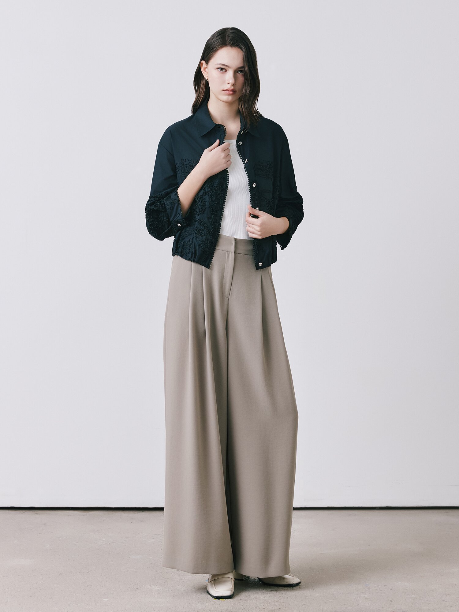투턱 백 밴딩 퀼로트 팬츠 (KHAKI)