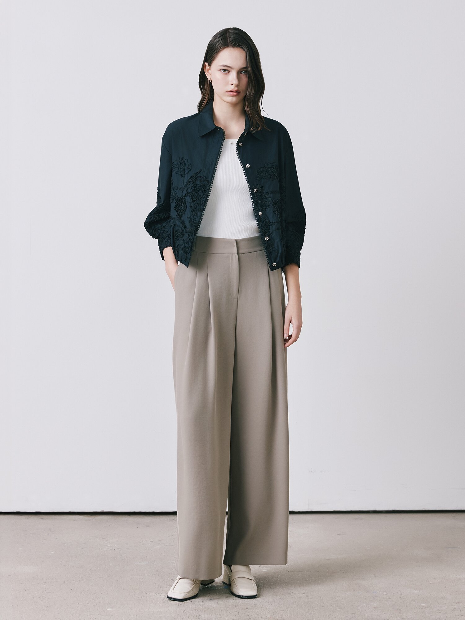 투턱 백 밴딩 퀼로트 팬츠 (KHAKI)