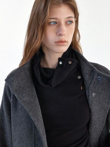 BUTTON NECK LONG SLEEVE TOP BLACK