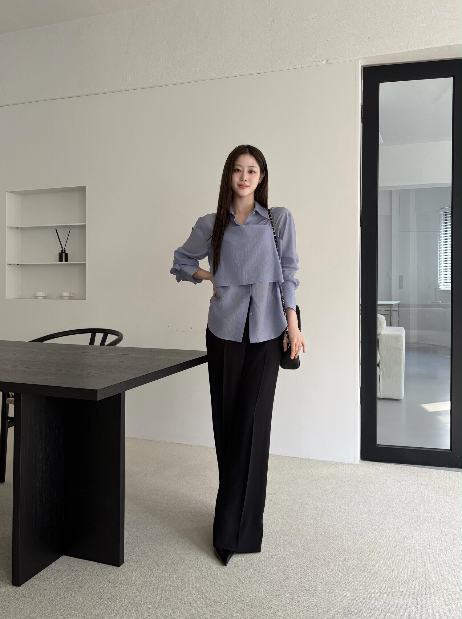 버튼 장식 슬림 부츠컷 팬츠 (BLACK)