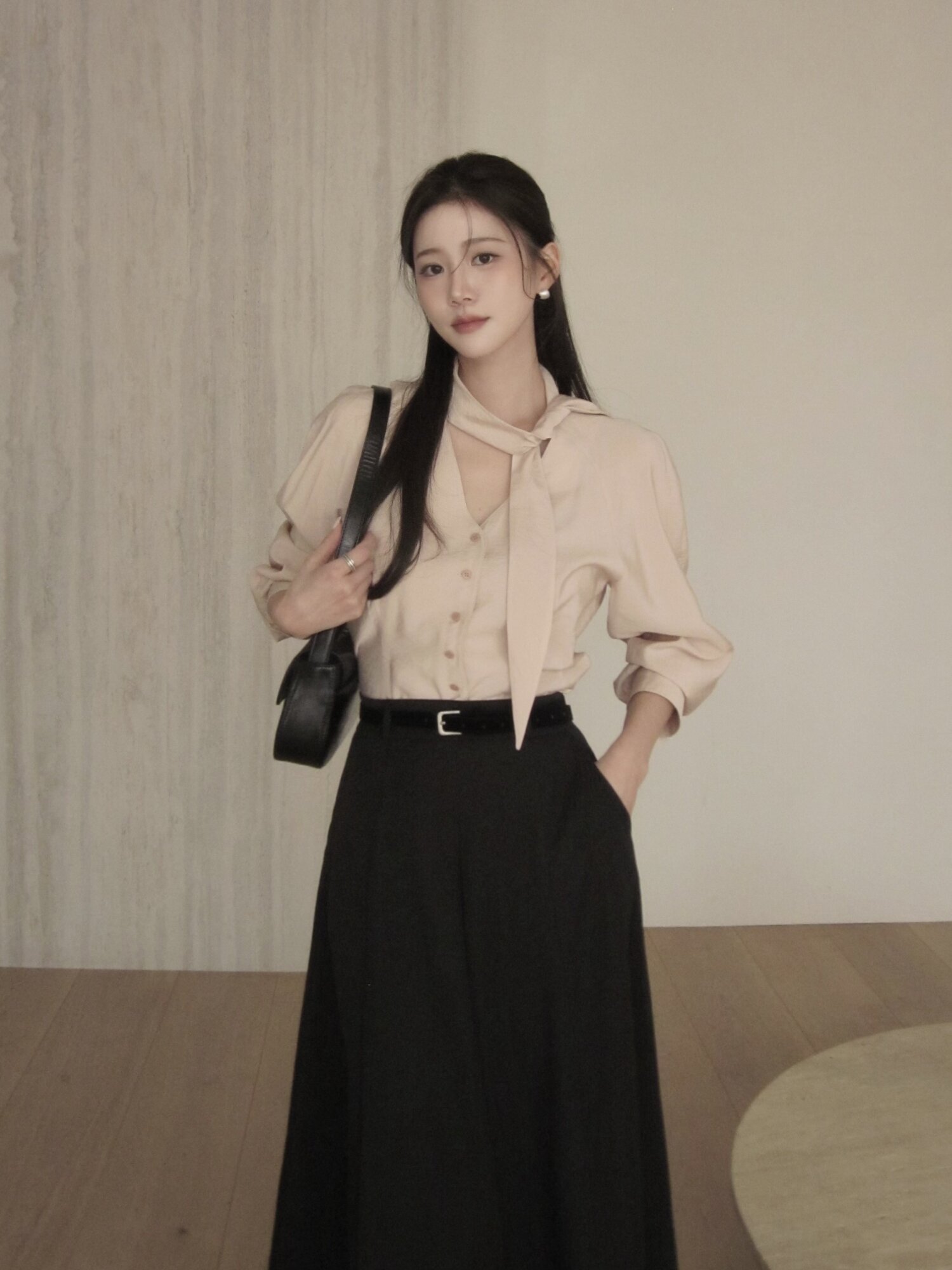 래글런 타이 브이넥 블라우스 (PEACH)