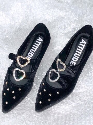 COSMICO_velvet  black 사랑스러운 하트장식의 두줄 스트랩 플랫슈즈.