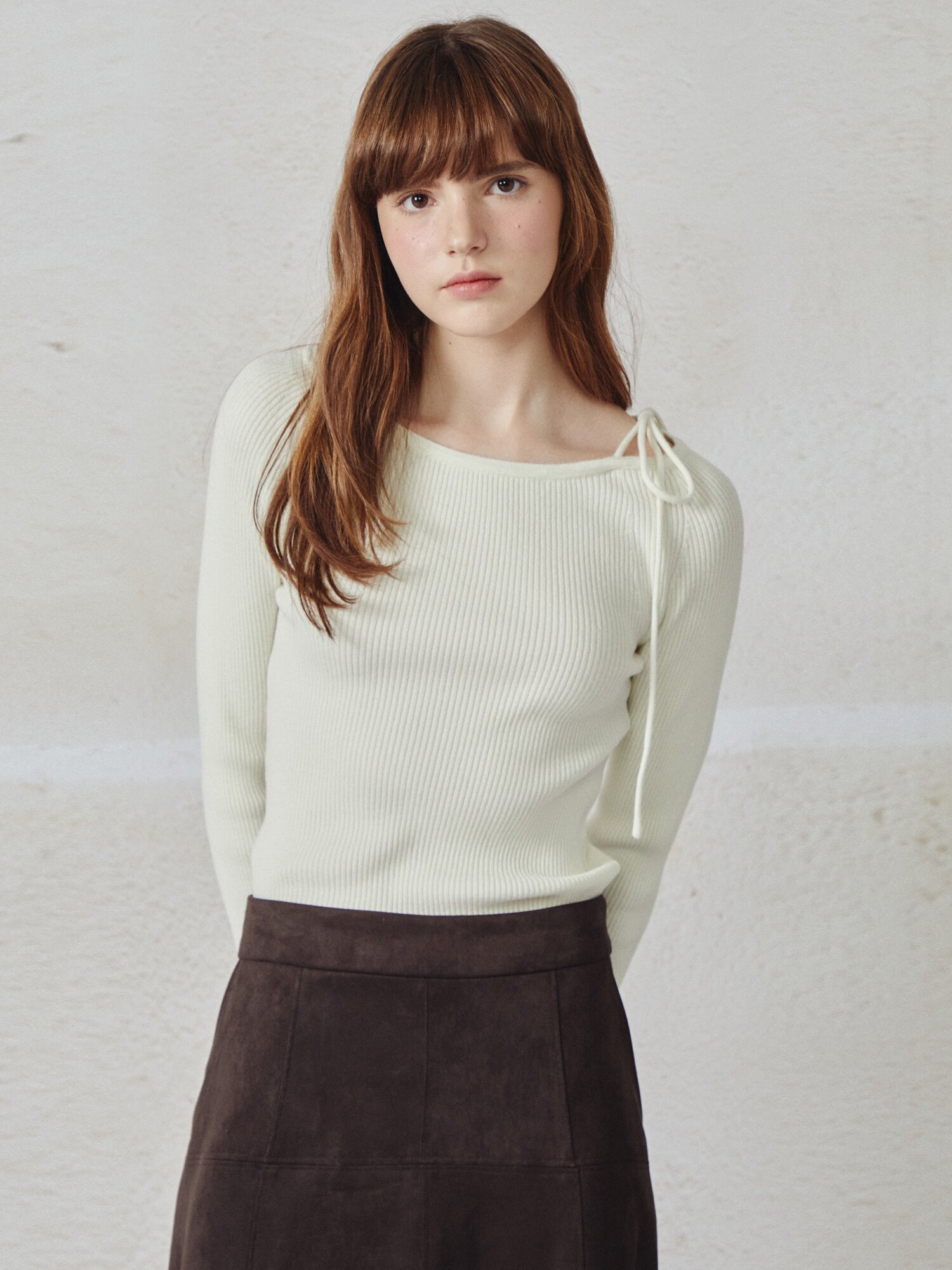 사이드 리본 보트넥 풀오버 니트 (IVORY)