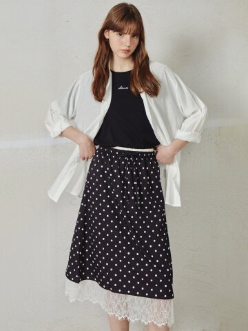 레터링 자수 라운드넥 티셔츠 (BLACK)