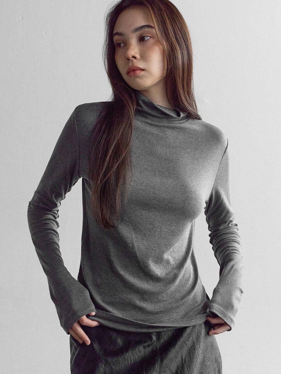 2512 SECOND SKIN TURTLE NECK TEE - CHARCOAL
