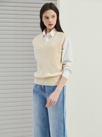 소프트 브이넥 니트 베스트 