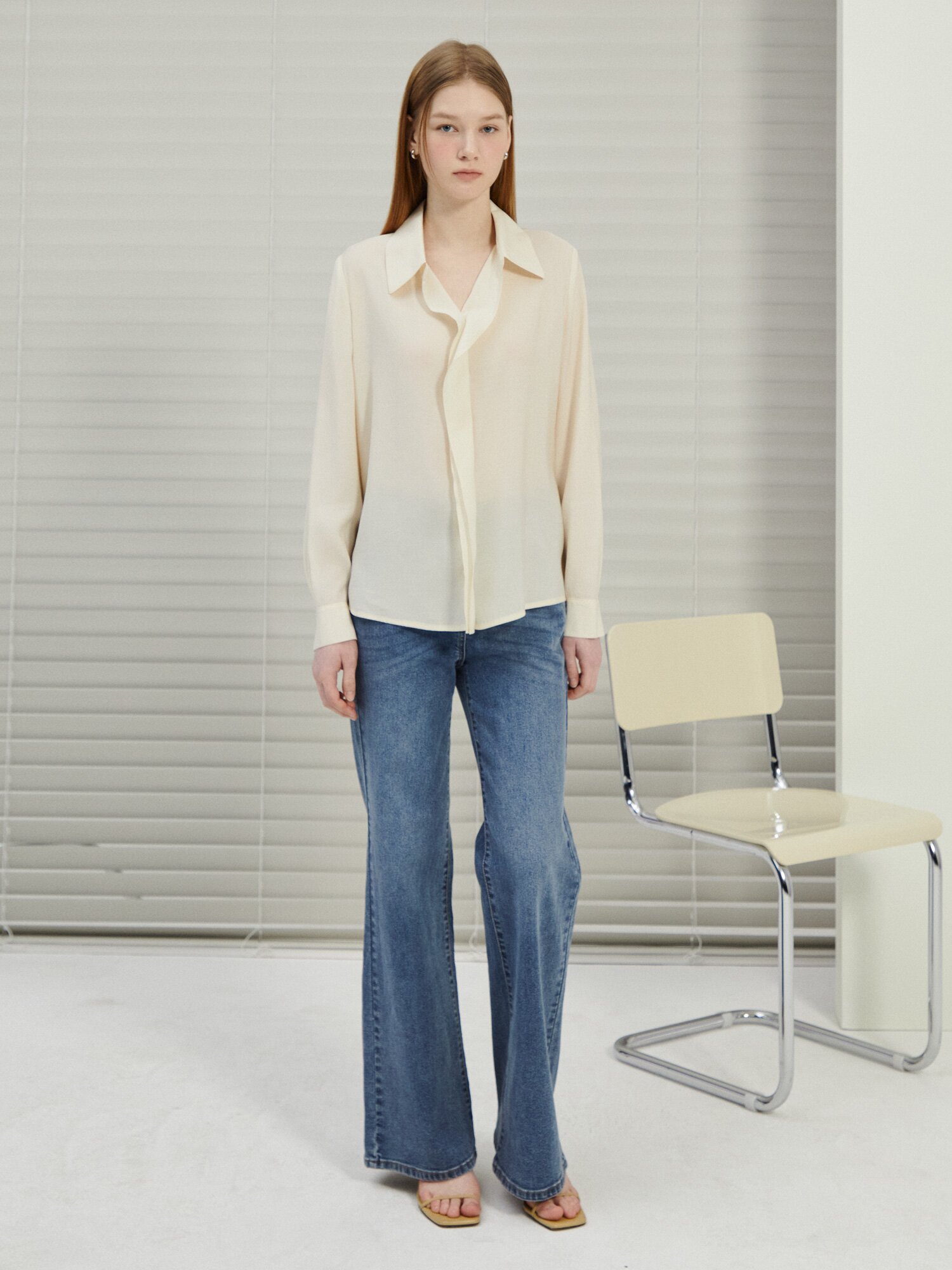 러플 오픈 칼라 블라우스 (CREAM)