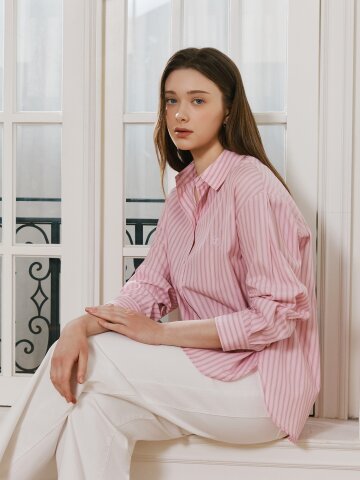 루즈핏 로고 자수 셔츠 블라우스 (STRIPE PINK)