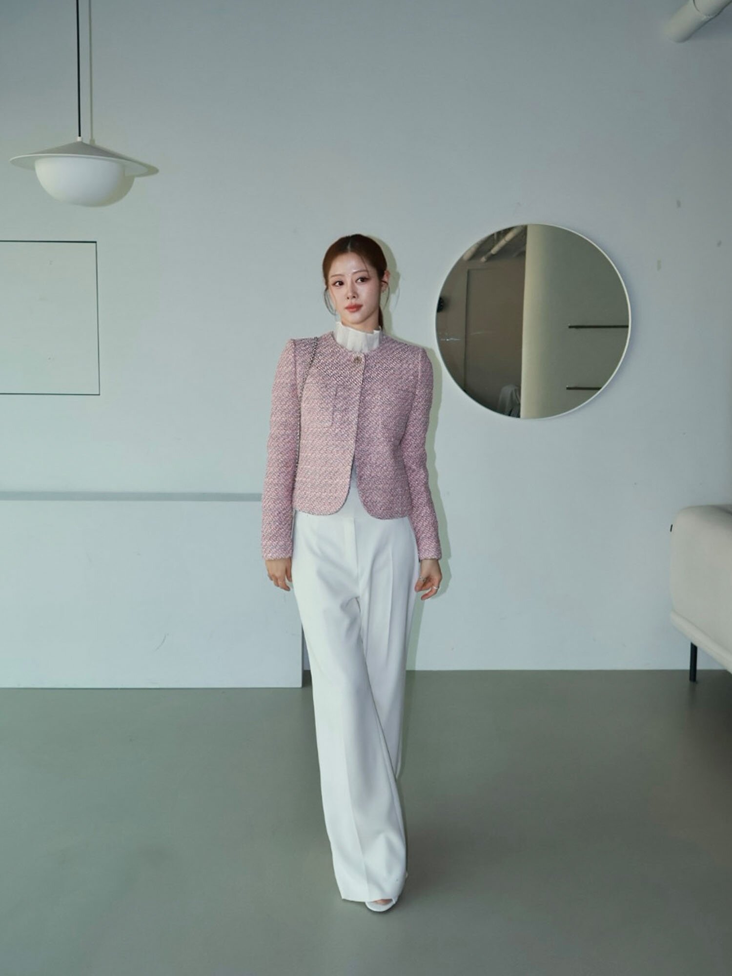 글리터 트위드 원버튼 크롭 재킷 (LIGHT PINK)