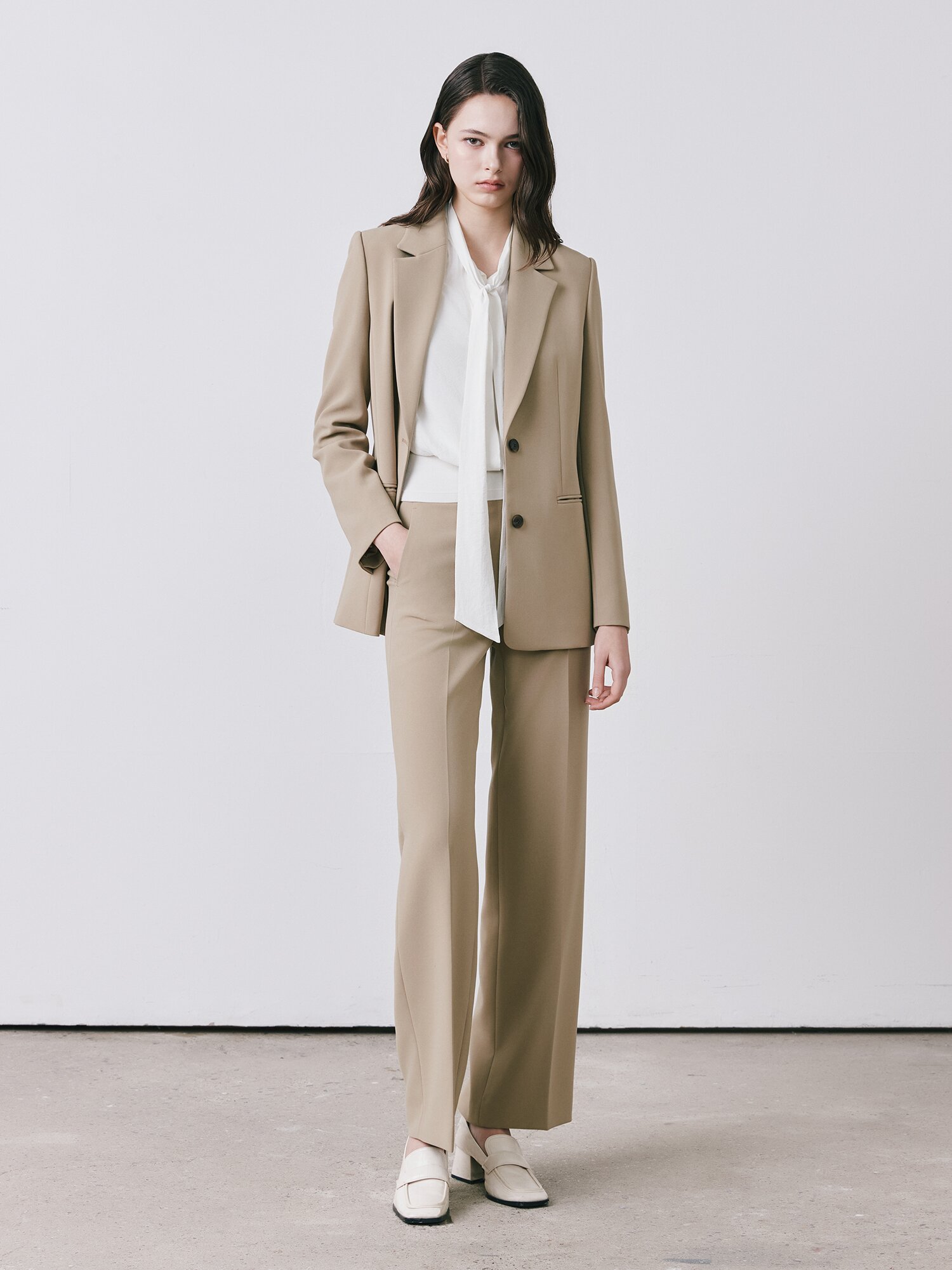 스판 세미 부츠컷 팬츠 (BEIGE)