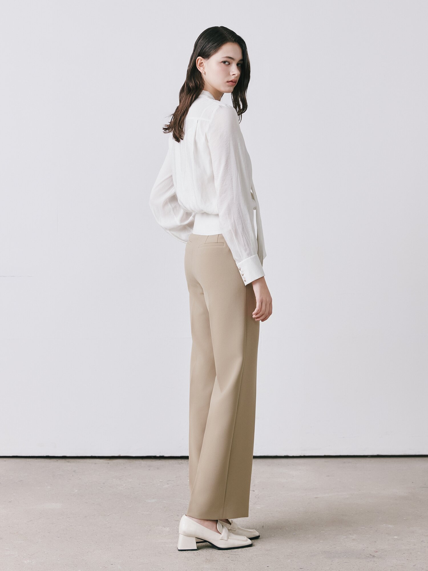 스판 세미 부츠컷 팬츠 (BEIGE)