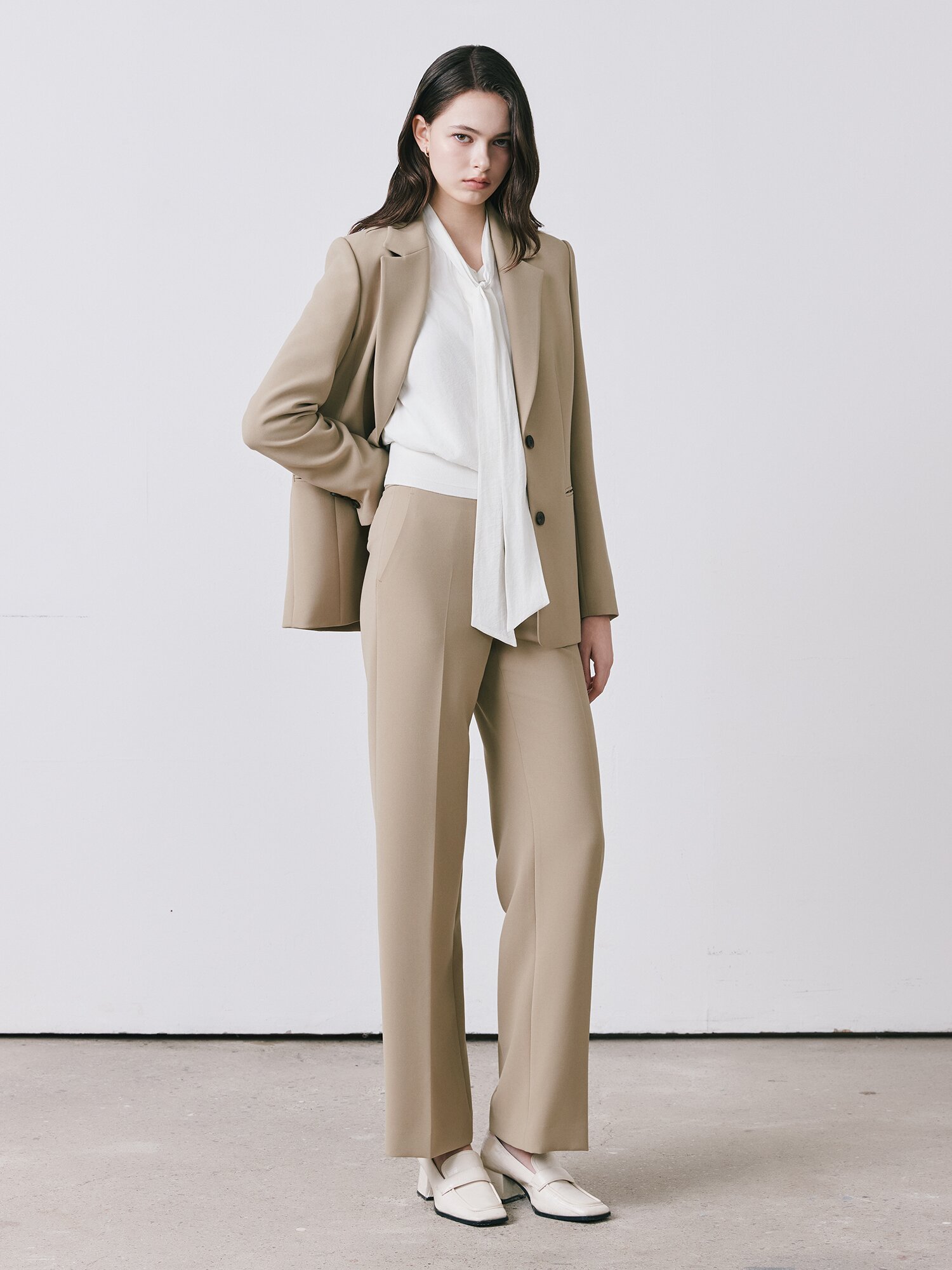 스판 세미 부츠컷 팬츠 (BEIGE)