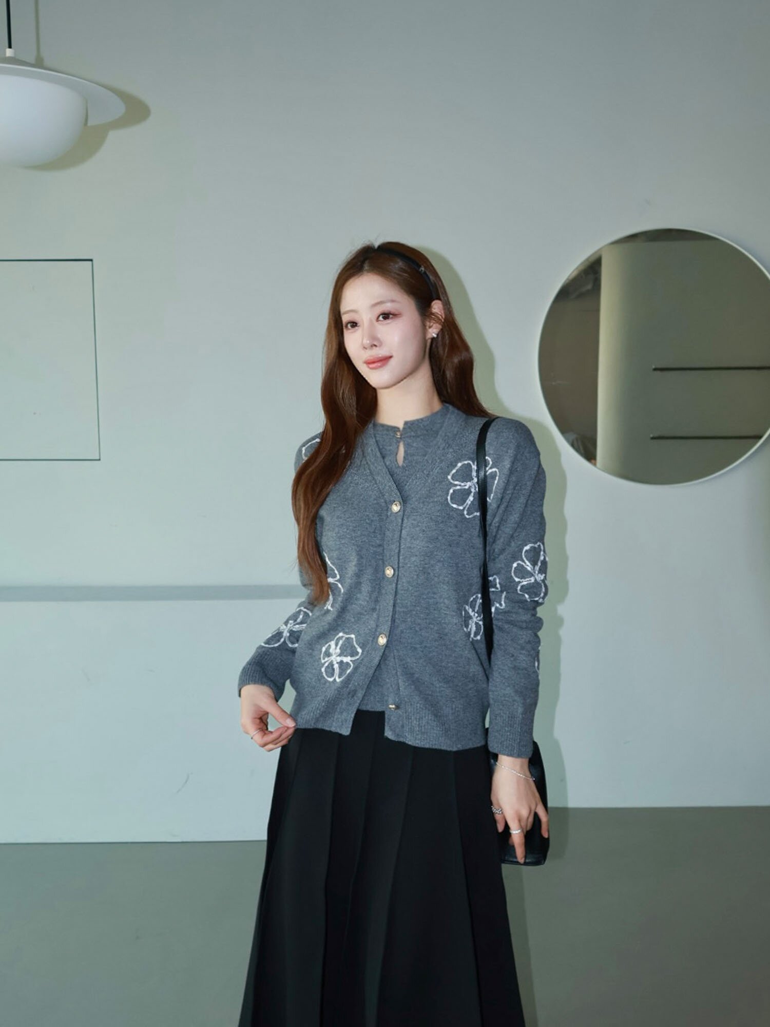 울 플라워 자수 브이넥 가디건 (MELANGE GREY)