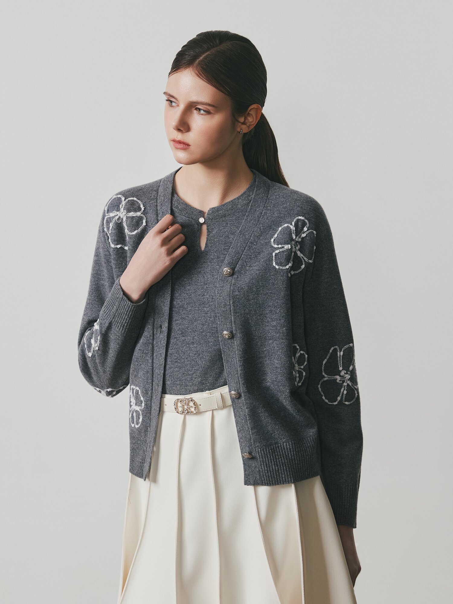울 플라워 자수 브이넥 가디건 (MELANGE GREY)