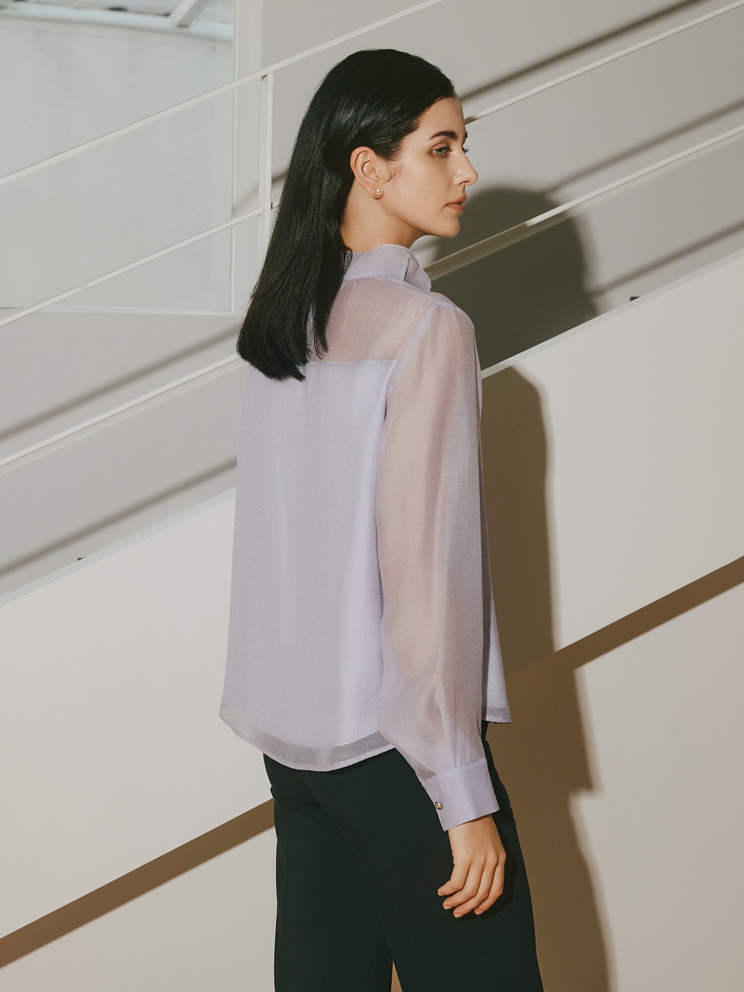 오간자 프릴넥 블라우스 (LAVENDAR)