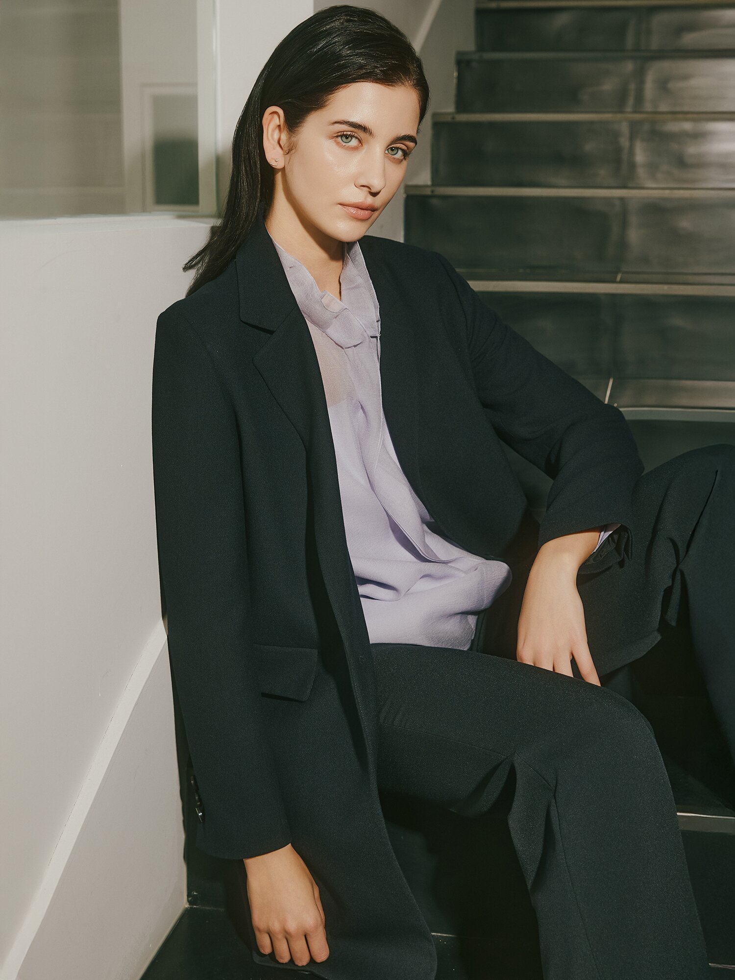 오간자 프릴넥 블라우스 (LAVENDAR)