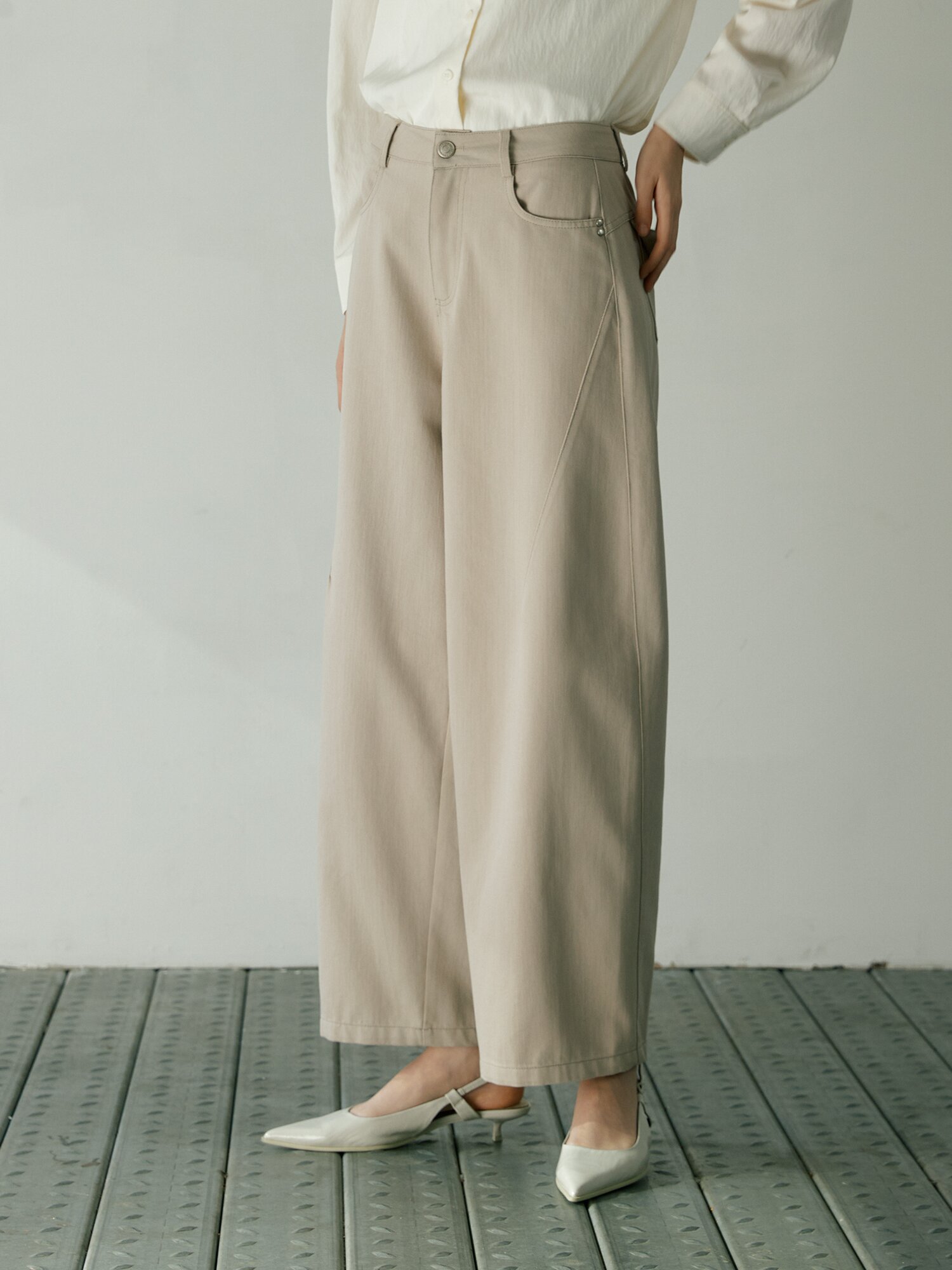 코튼 플랩 포켓 테이퍼드 팬츠 (BEIGE)