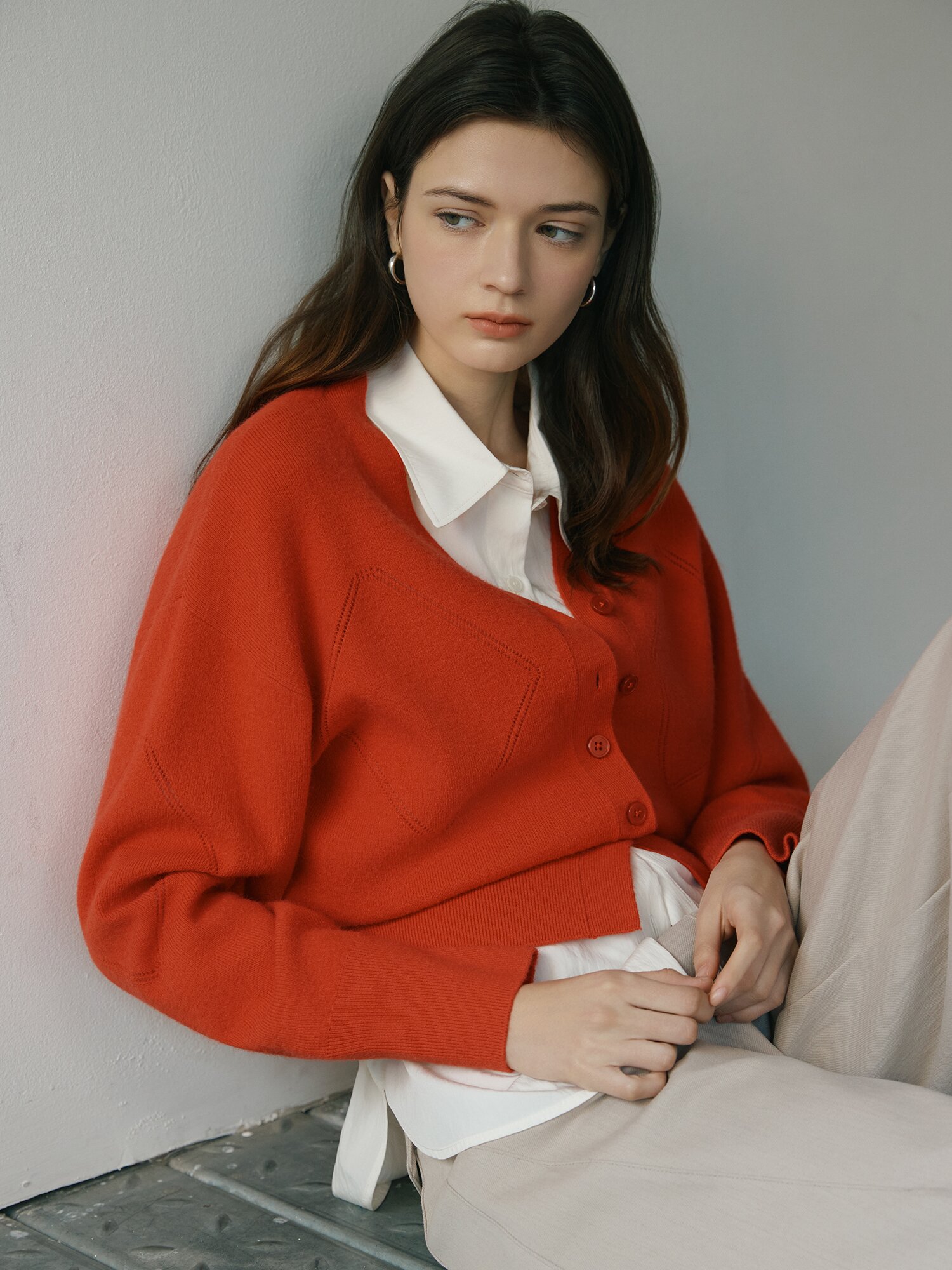 다이아 펀칭 브이넥 가디건 (RED)