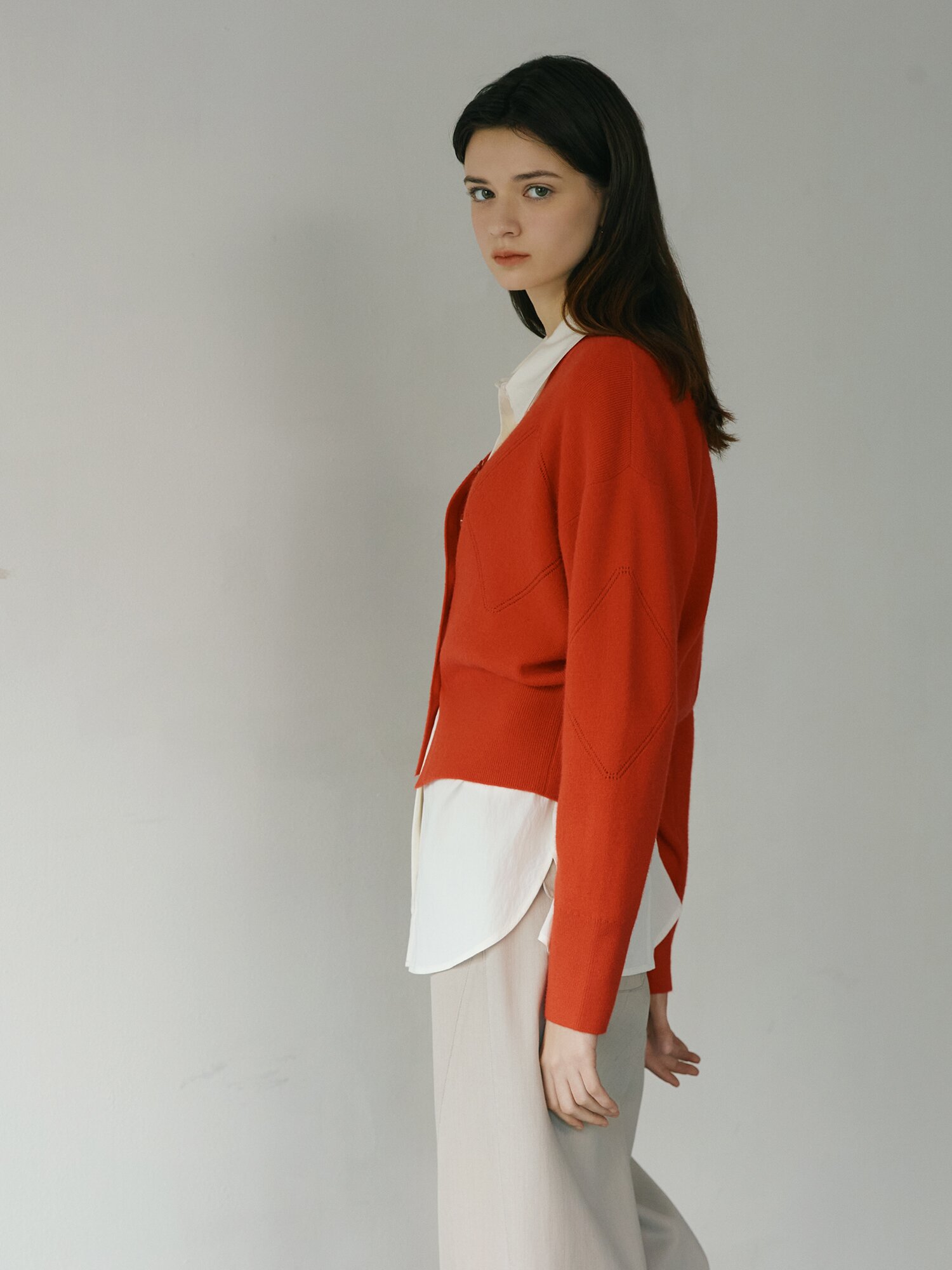 다이아 펀칭 브이넥 가디건 (RED)