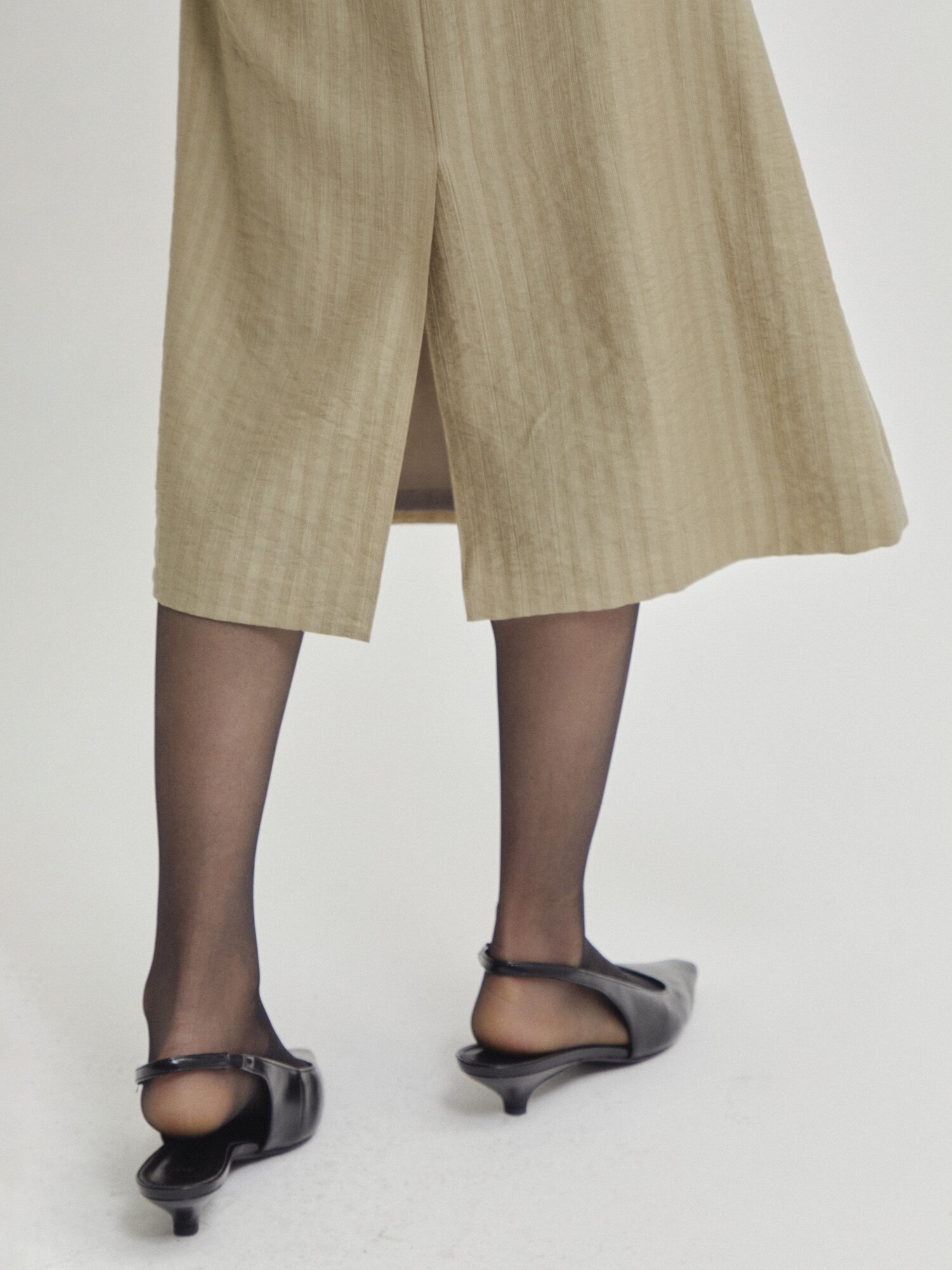 벨티드 링클 A라인 스커트 (LIGHT KHAKI)