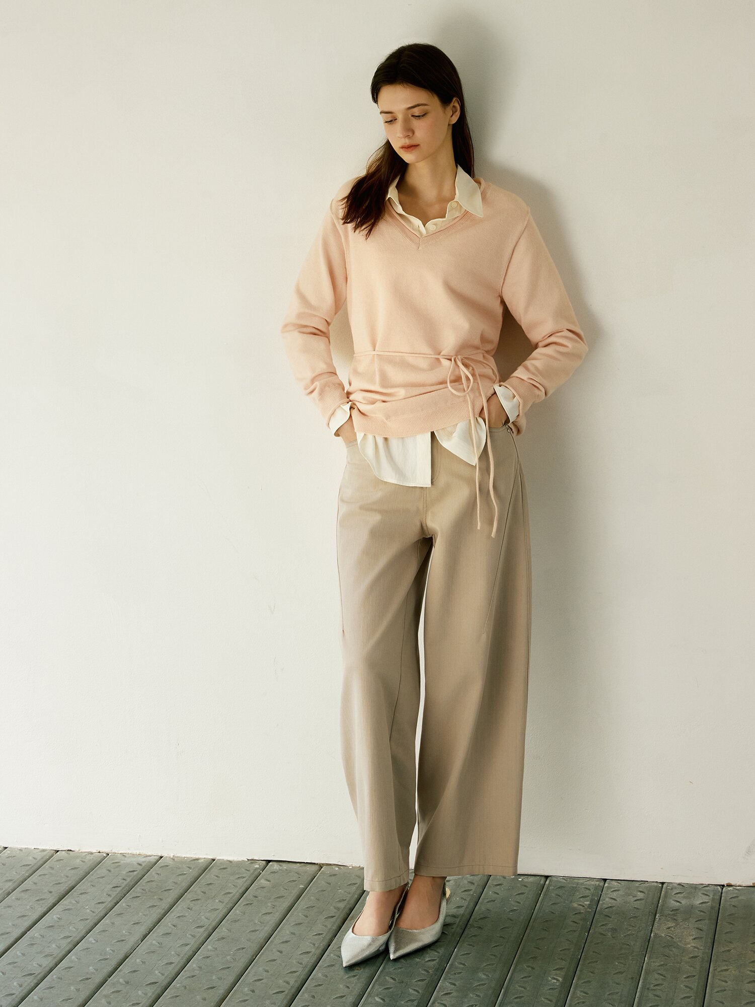 벨티드 브이넥 풀오버 니트 (LIGHT PINK)