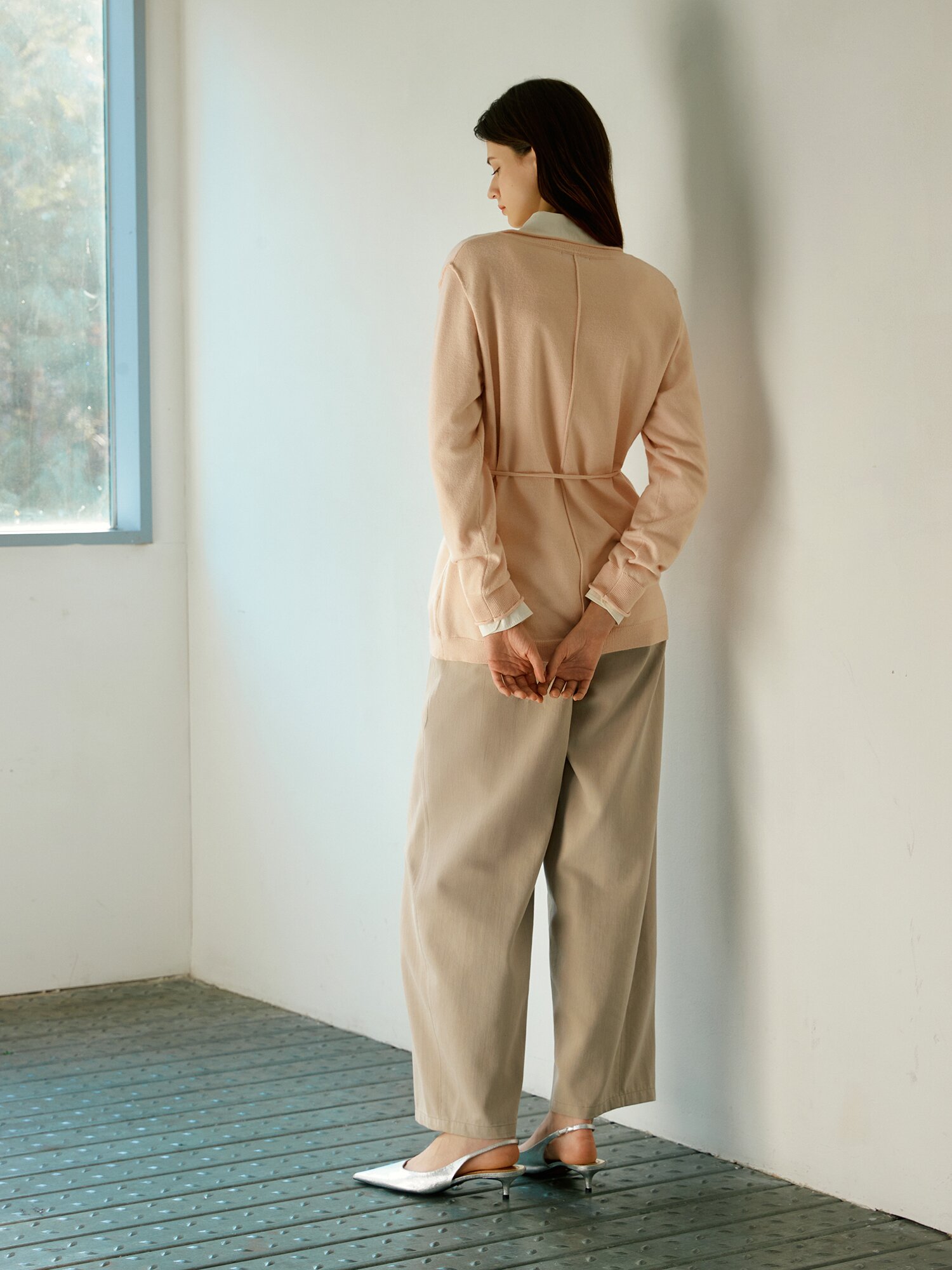 벨티드 브이넥 풀오버 니트 (LIGHT PINK)