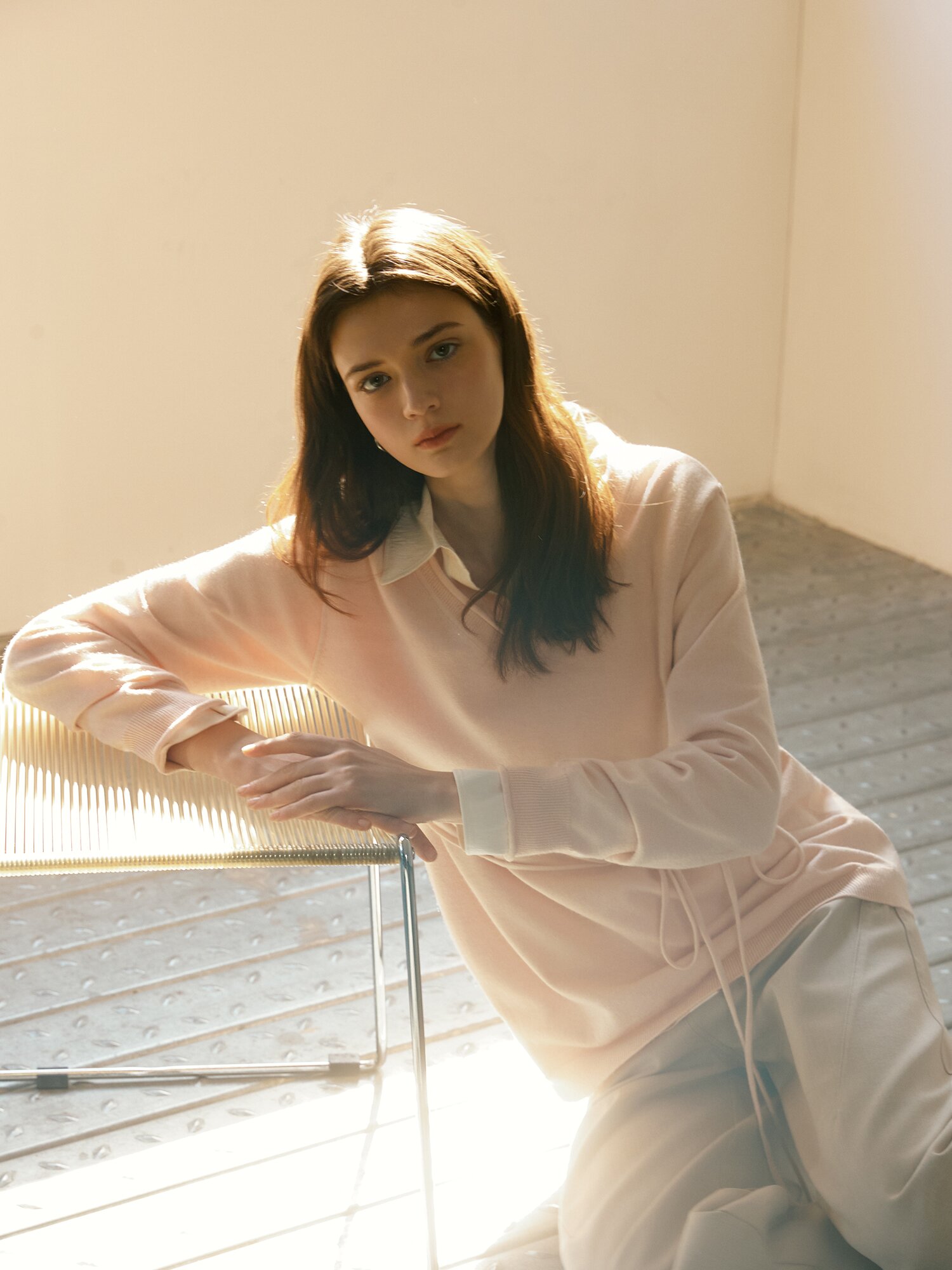 벨티드 브이넥 풀오버 니트 (LIGHT PINK)