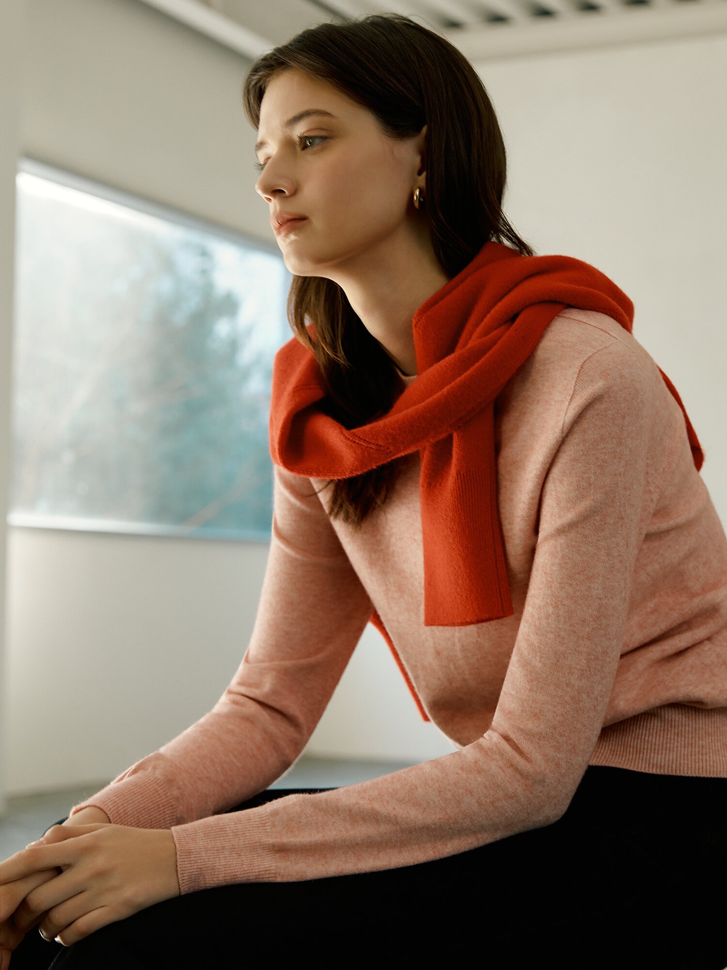 홀가먼트 라운드넥 풀오버 니트 (LIGHT PINK)