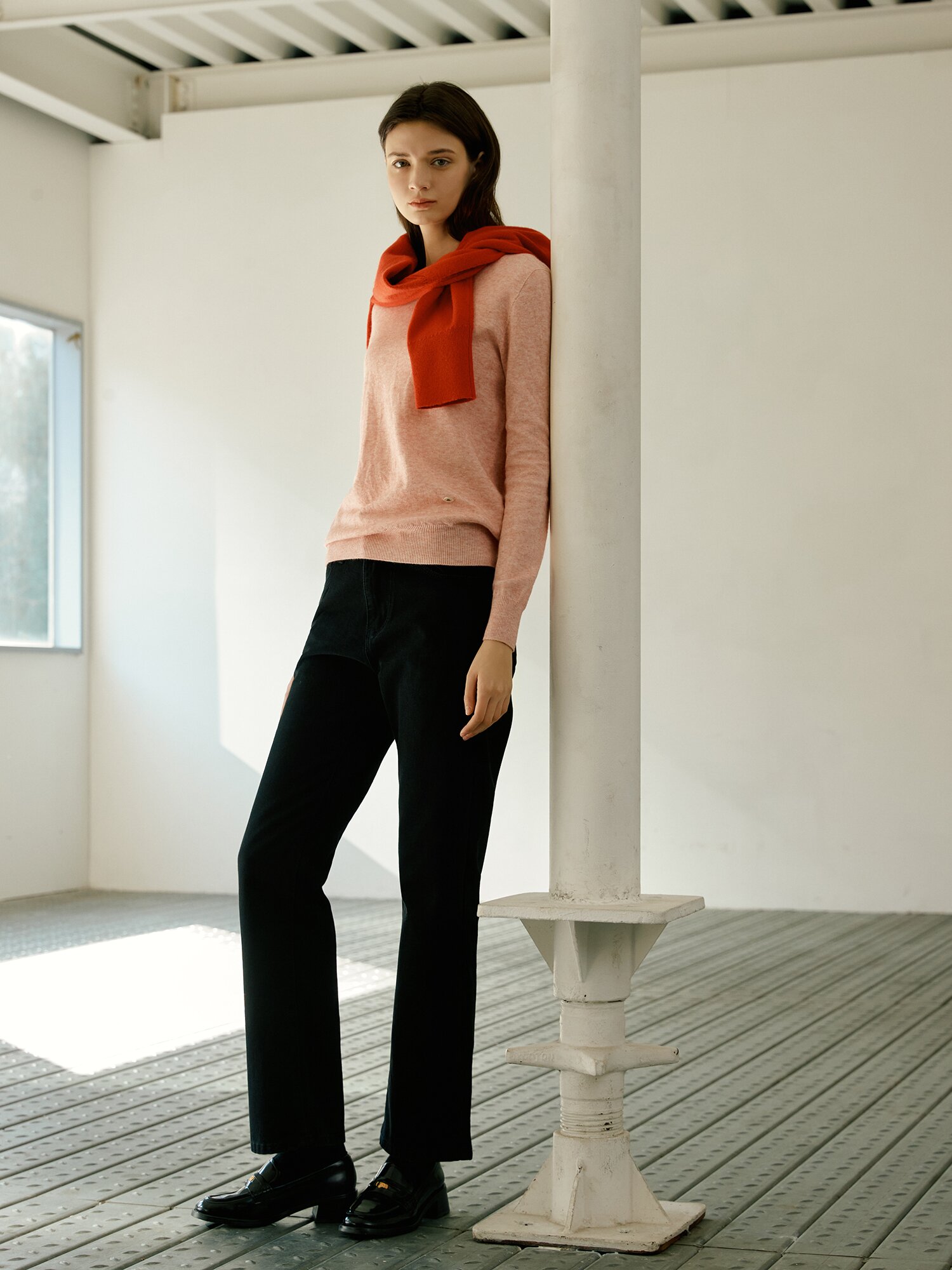 홀가먼트 라운드넥 풀오버 니트 (LIGHT PINK)