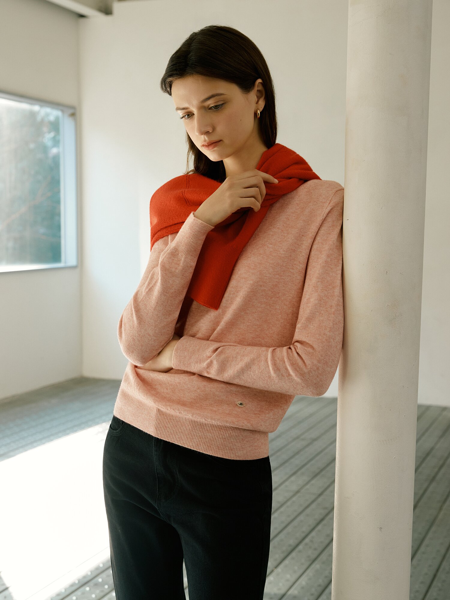 홀가먼트 라운드넥 풀오버 니트 (LIGHT PINK)