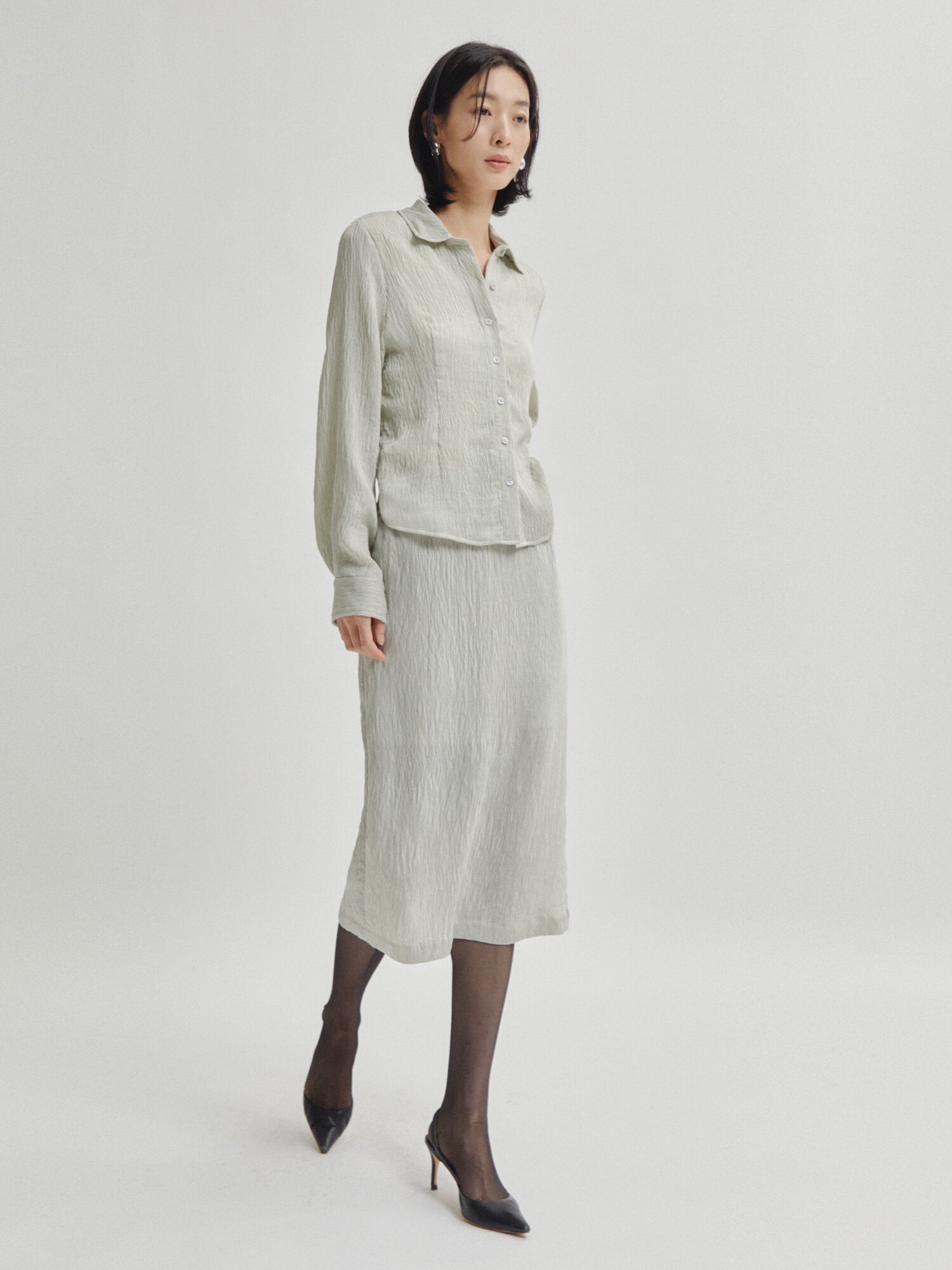 린넨 링클 슬림핏 블라우스 (LIGHT GREY)