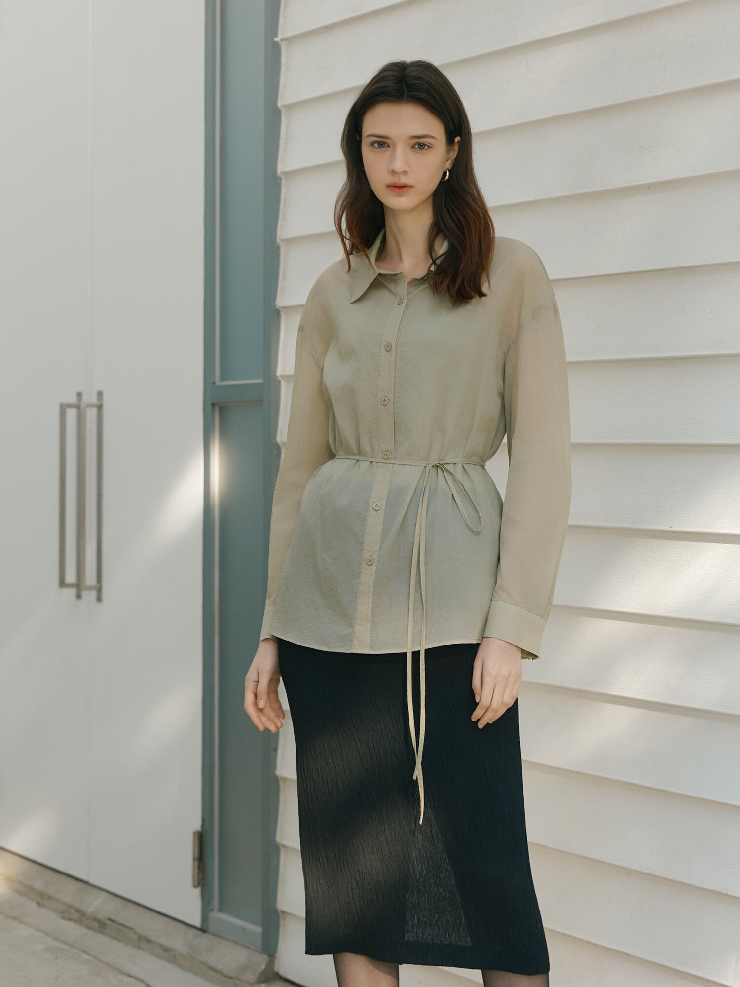 사선 슬릿 투웨이 블라우스 (LIGHT KHAKI)
