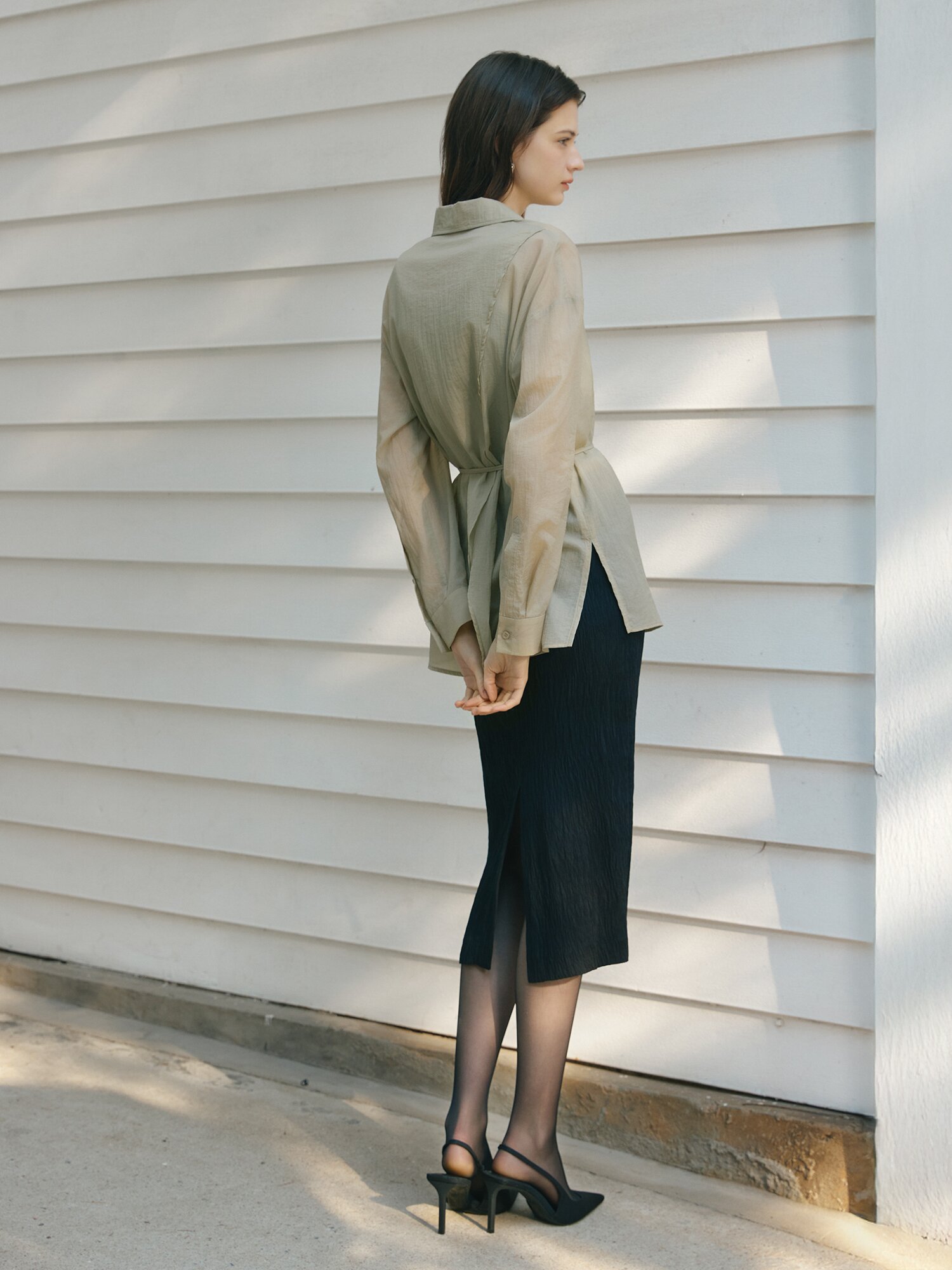 사선 슬릿 투웨이 블라우스 (LIGHT KHAKI)