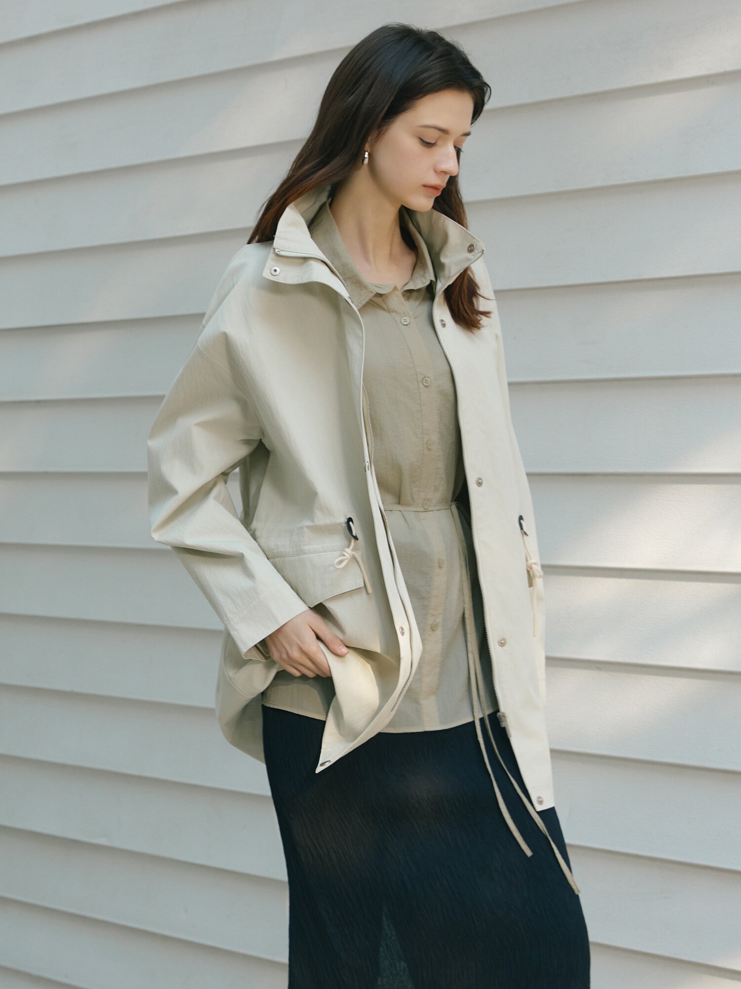 사선 슬릿 투웨이 블라우스 (LIGHT KHAKI)