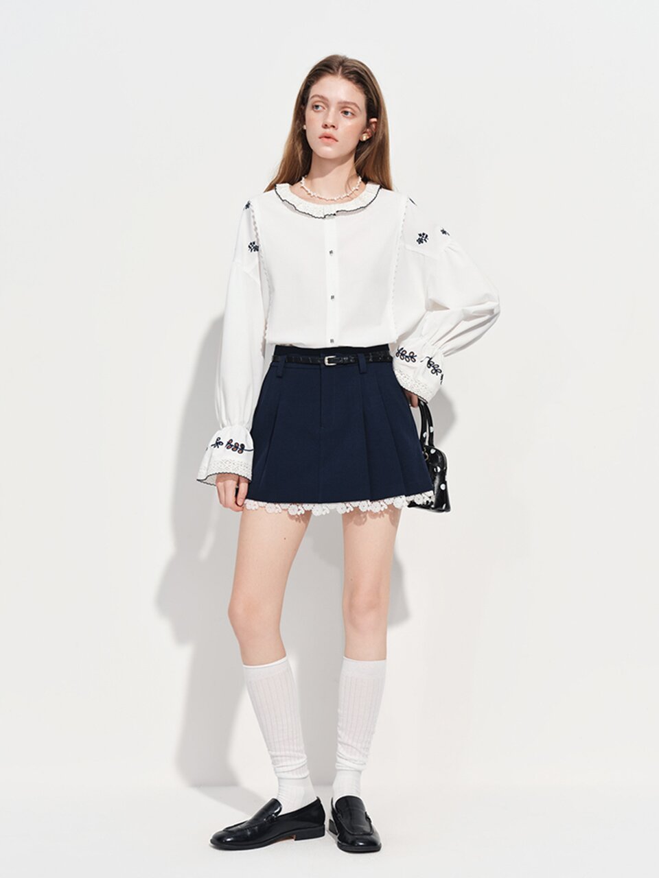WD_Embroidered ruffle button blouse
