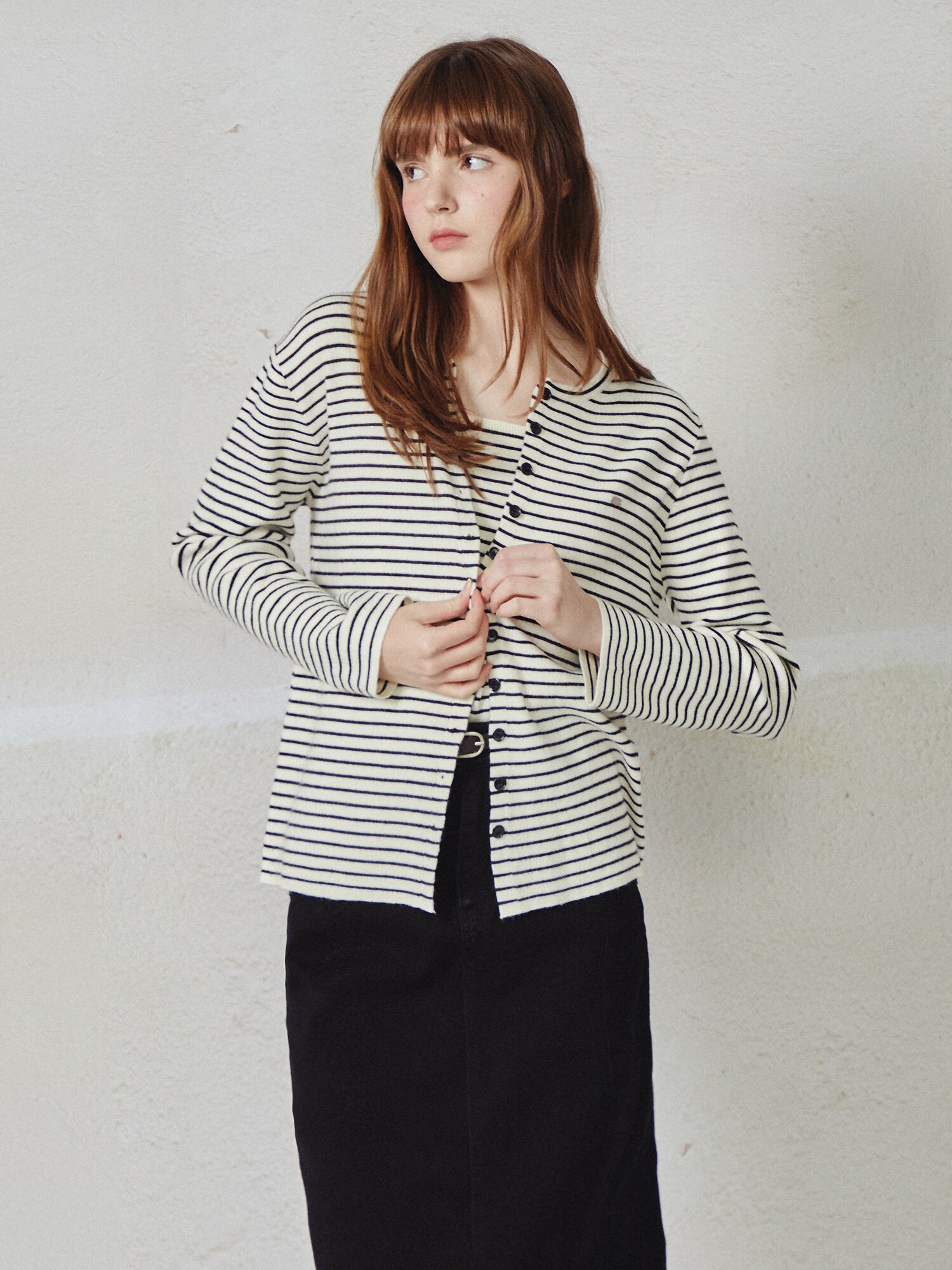 스트라이프 라운드넥 니트 가디건 (IVORY)