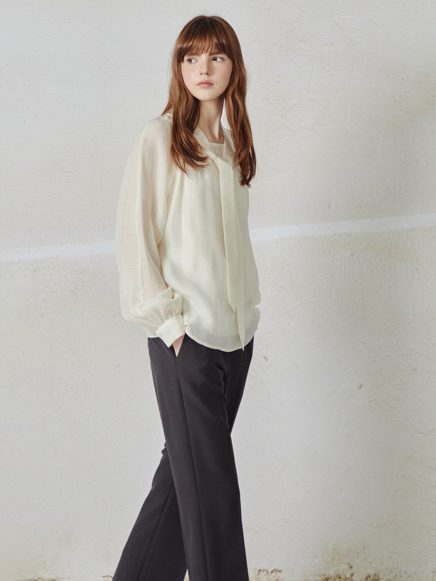 타이넥 볼륨 블라우스 (CREAM)